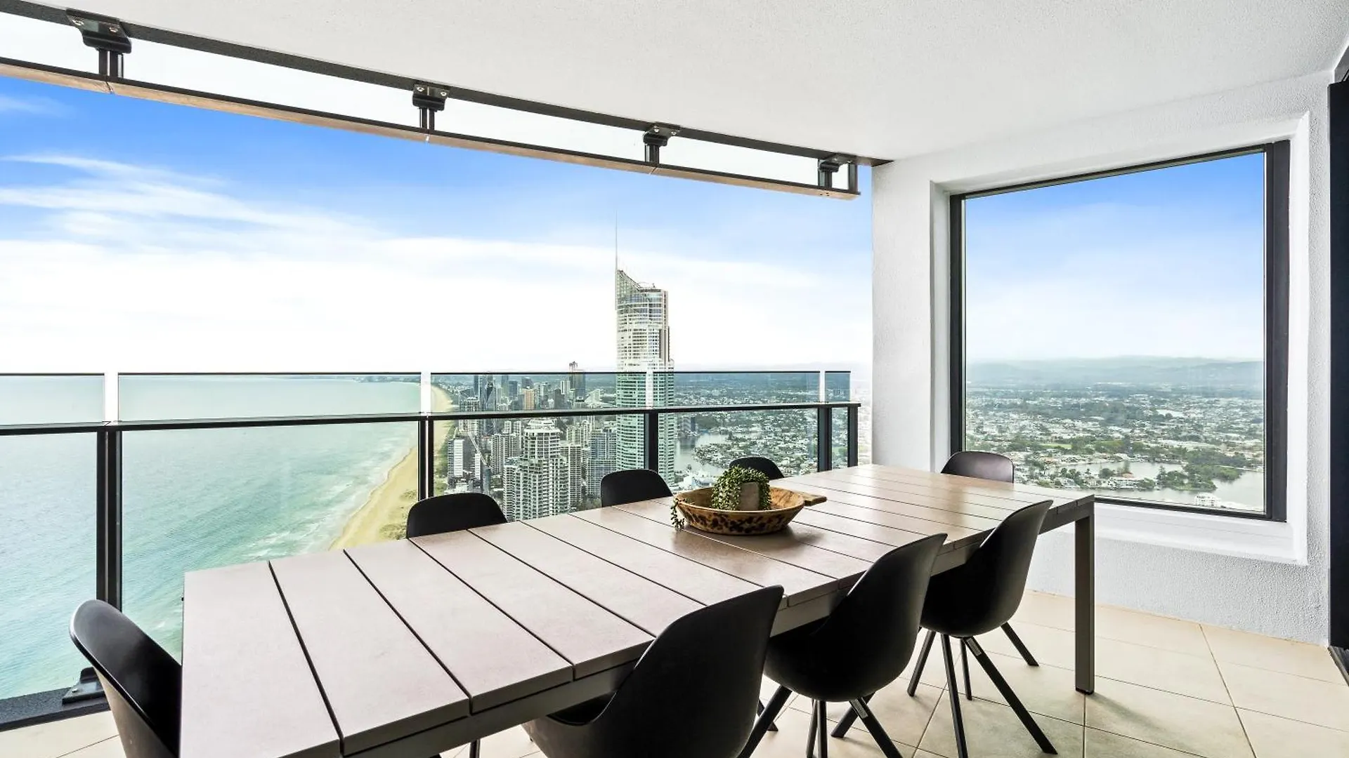 Soul - 3 Bedroom Sky View Unit - Q *