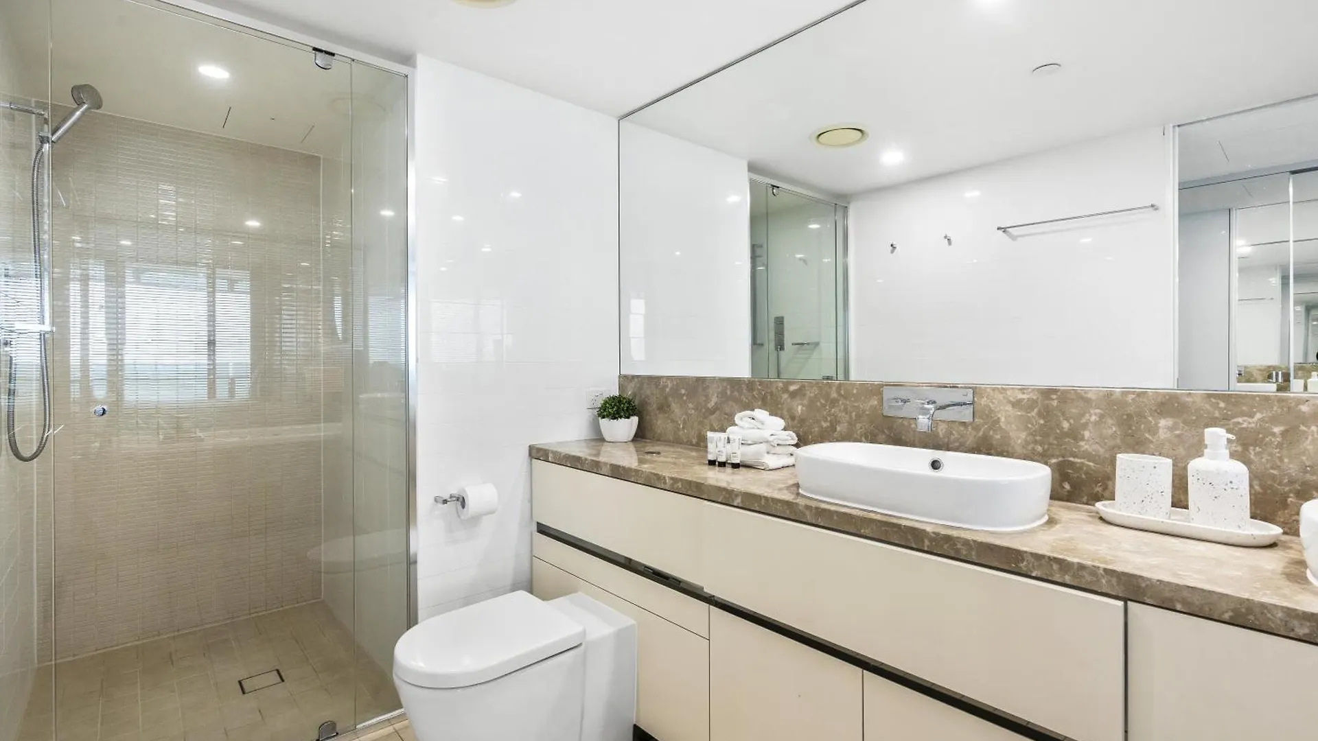 Soul - 3 Bedroom Sky View Unit - Q *