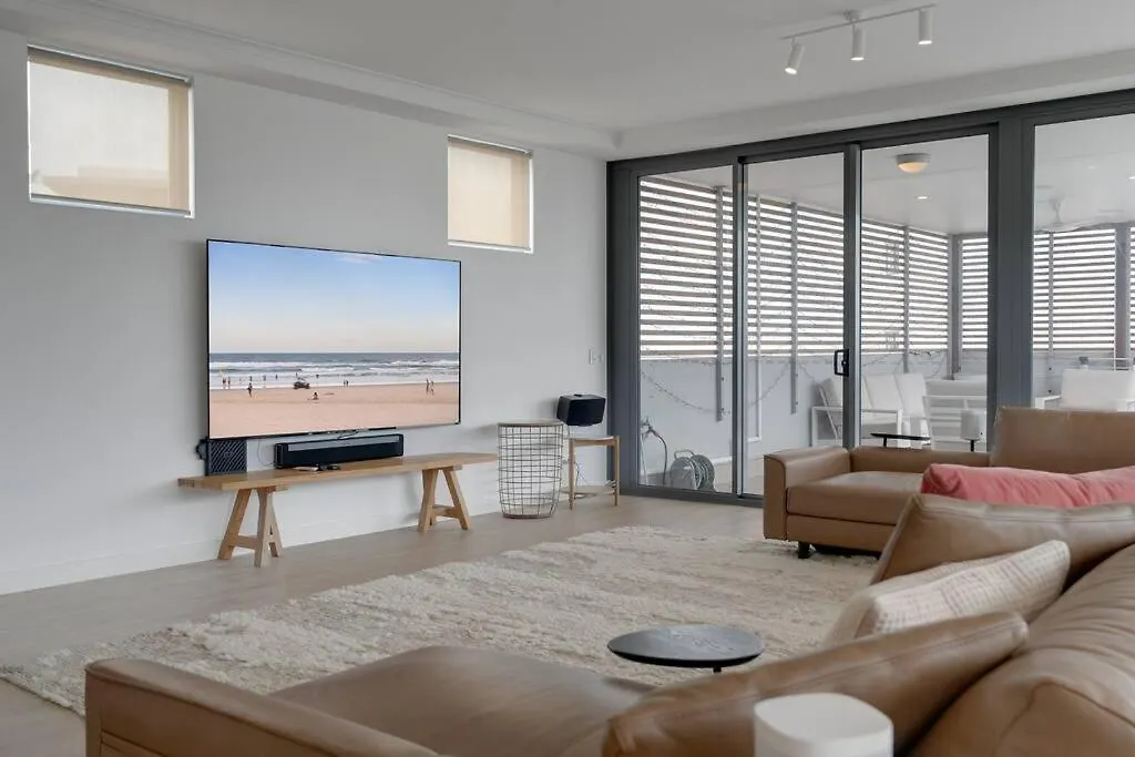 Private Rooftop Beachside 3-bed With Pool Apartment *