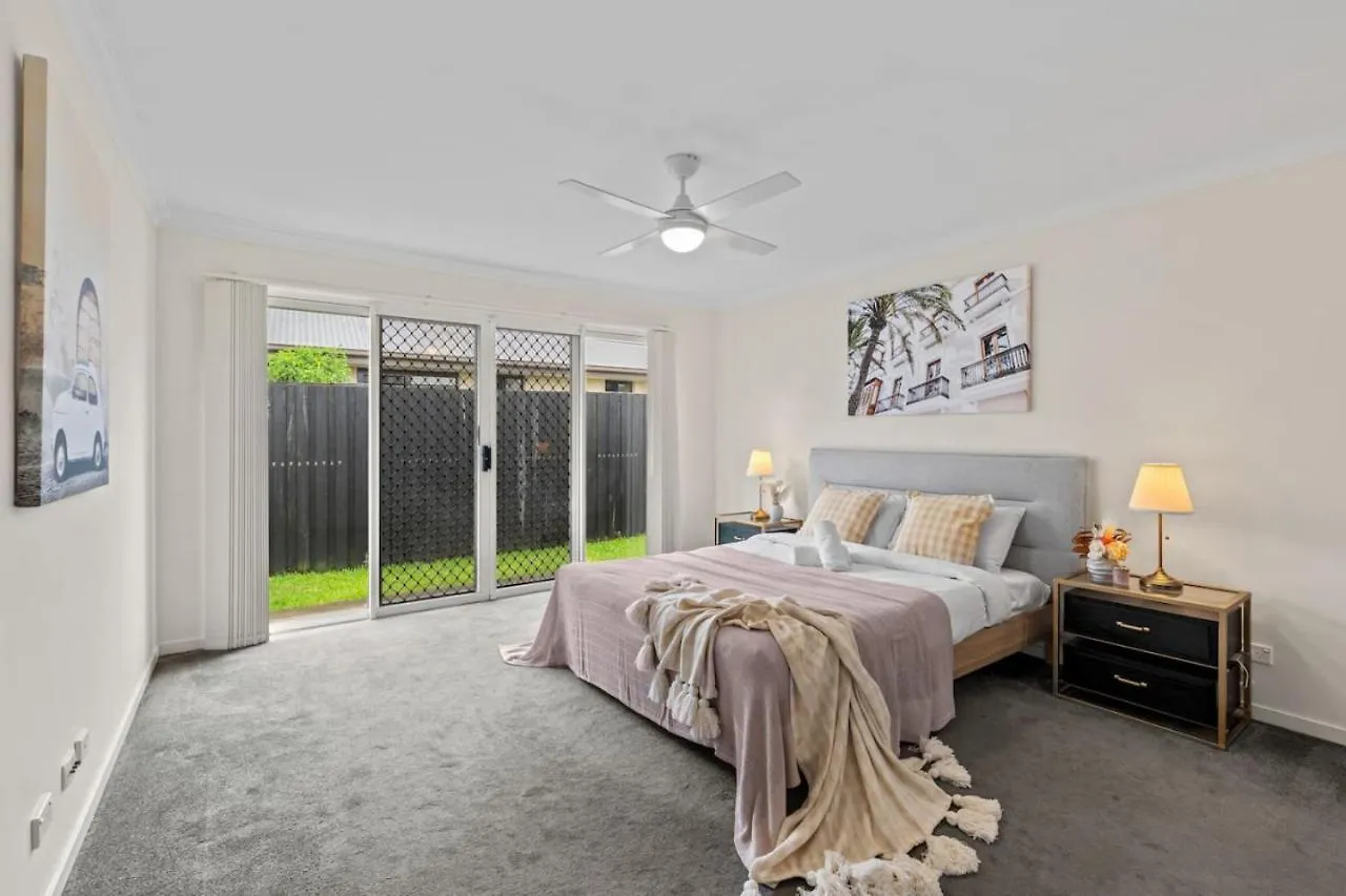 Stunning 4br With Yard Parking Costco And Theme Park * גולד קוסט