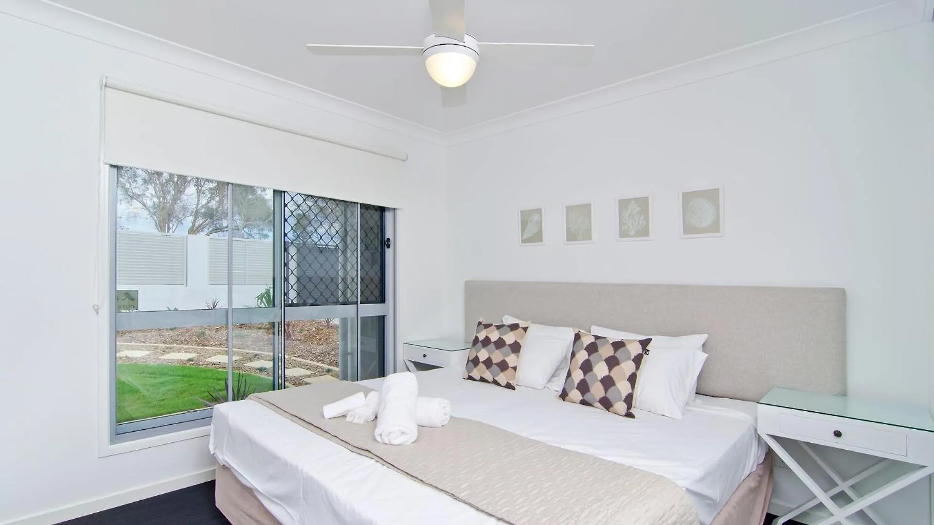 Sentosa On Tugun - Beachfront 5 Bedroom * Gold Coast
