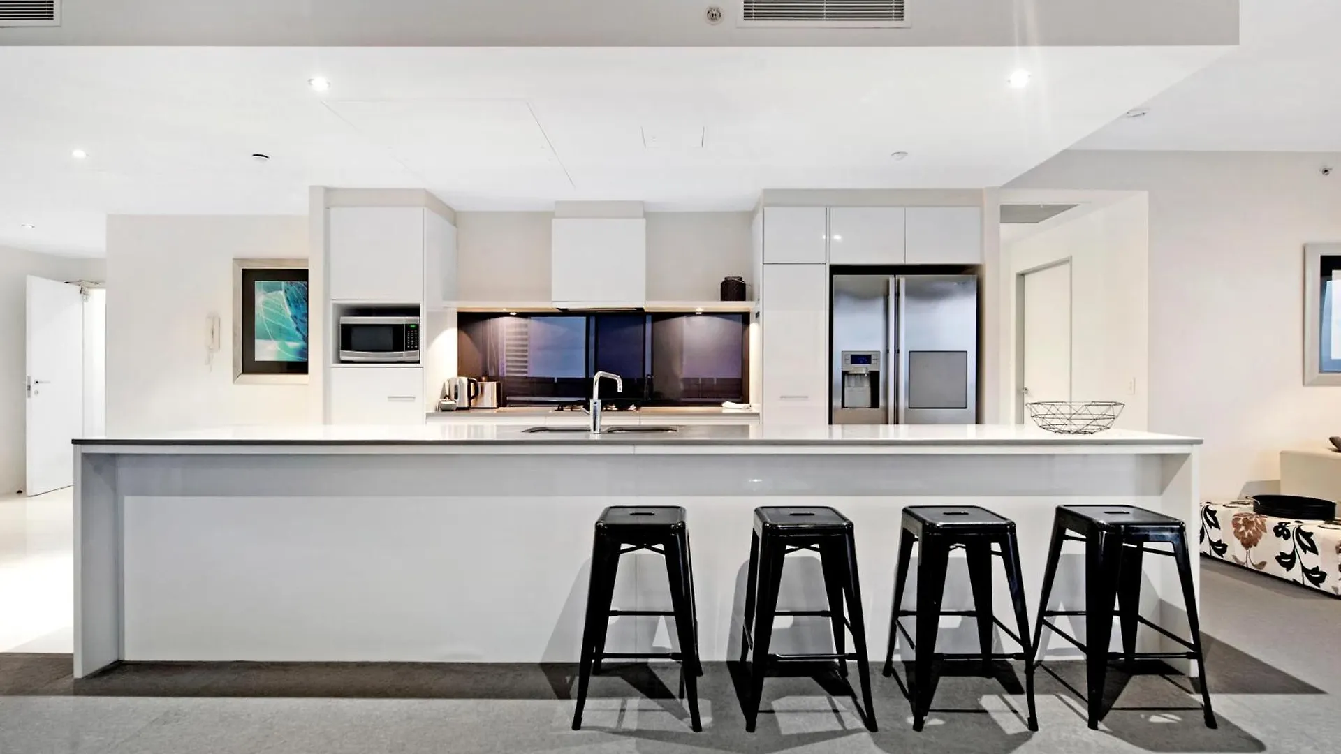 Circle On Cavill Sky High Ocean View Sub-penthouses - Self Contained & Privately Managed - Wow * Gold Coast
