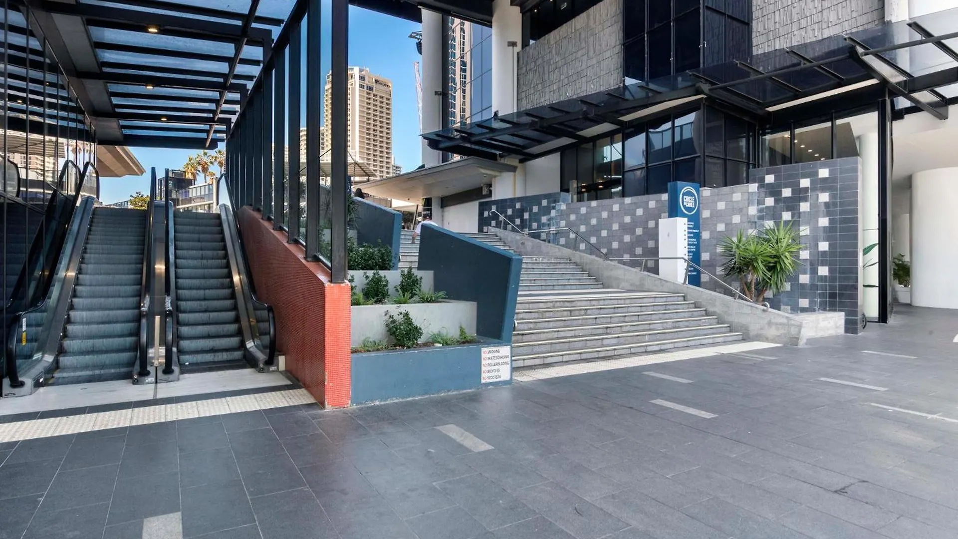 Circle On Cavill Sky High Ocean View Sub-penthouses - Self Contained & Privately Managed - Wow * Gold Coast