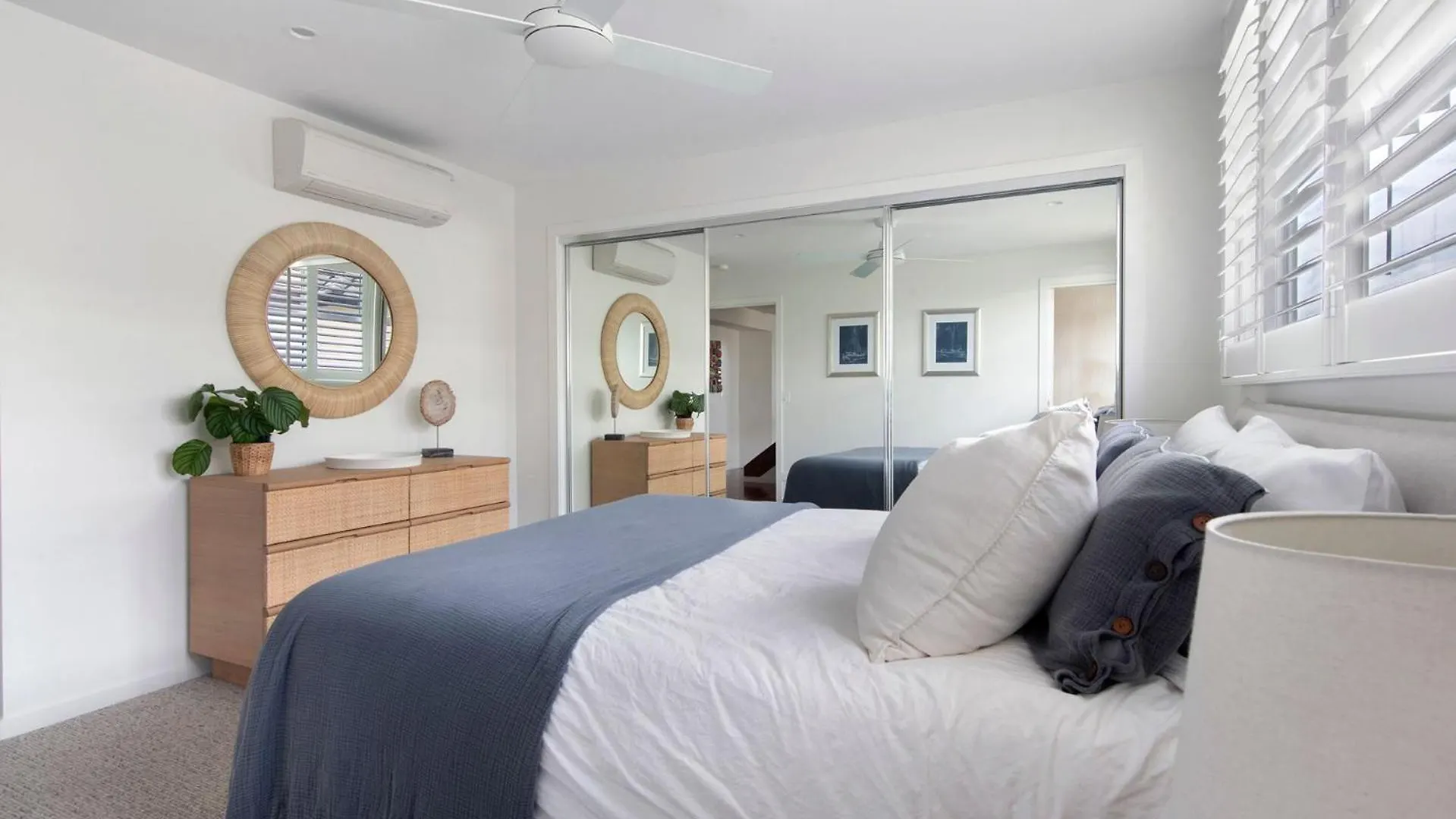 Holiday home Luxury Tri-level Duplex In Mermaid - Coasthm