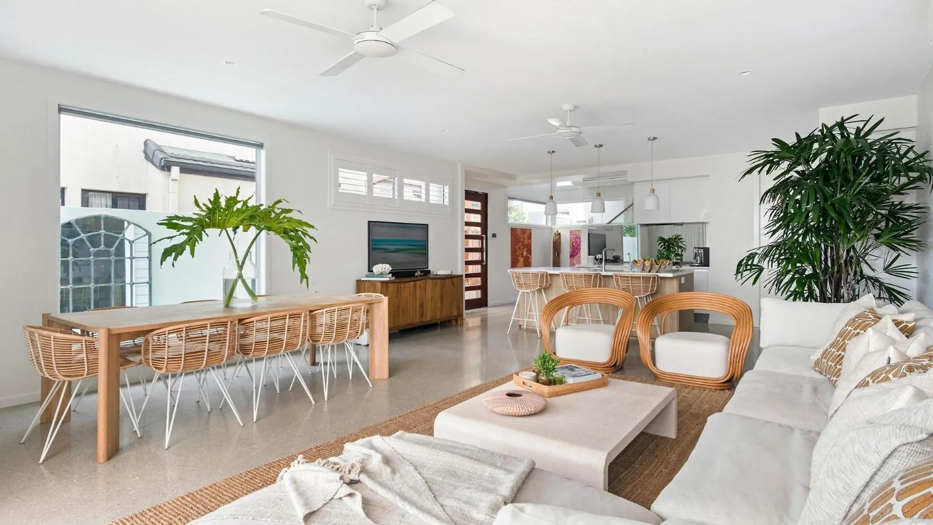 Luxury Tri-level Duplex In Mermaid - Coasthm Holiday home