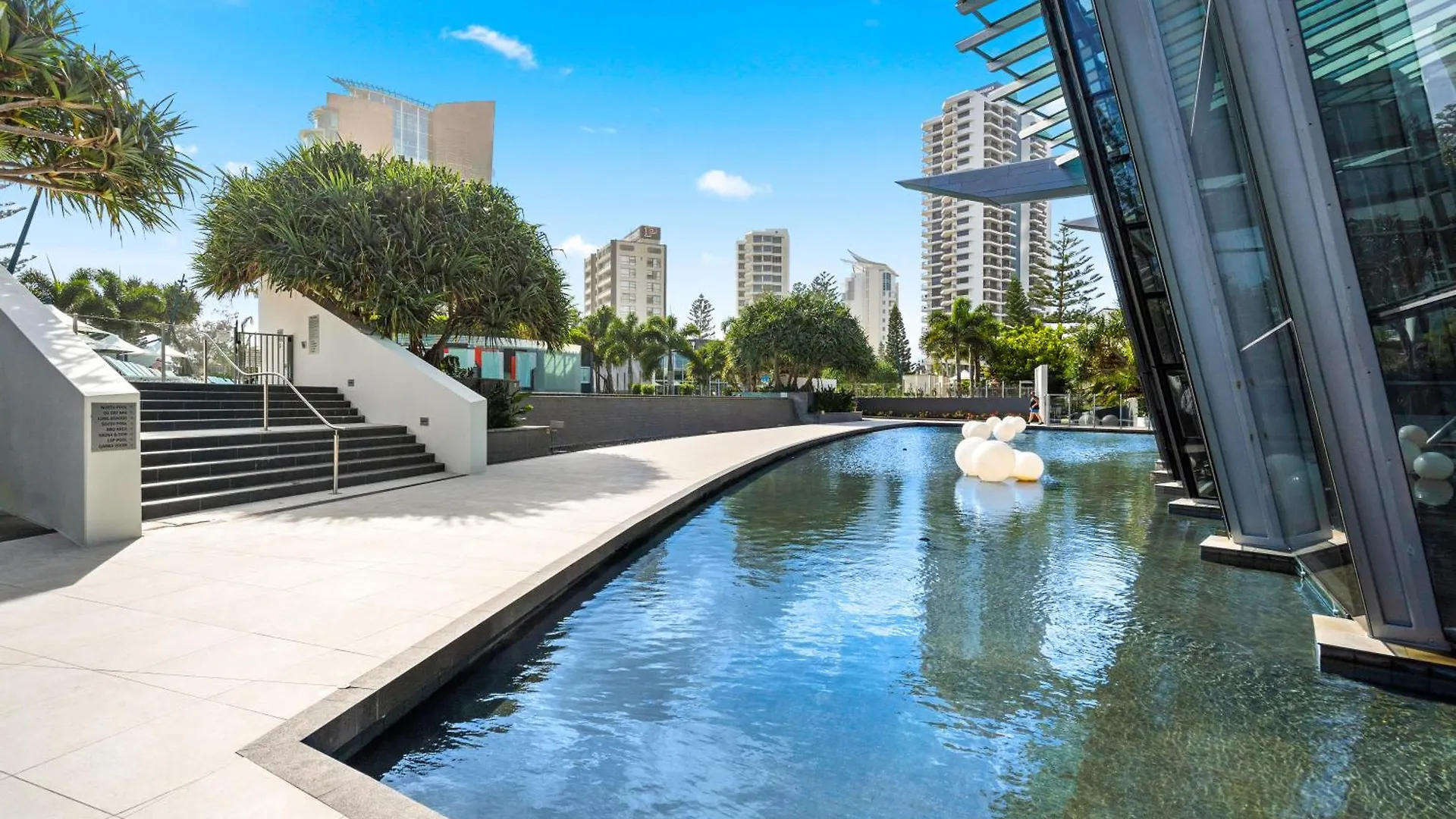 Qtower 2Br Apt Pool & Gym, 6 Guests, Beach Walk Apartmán