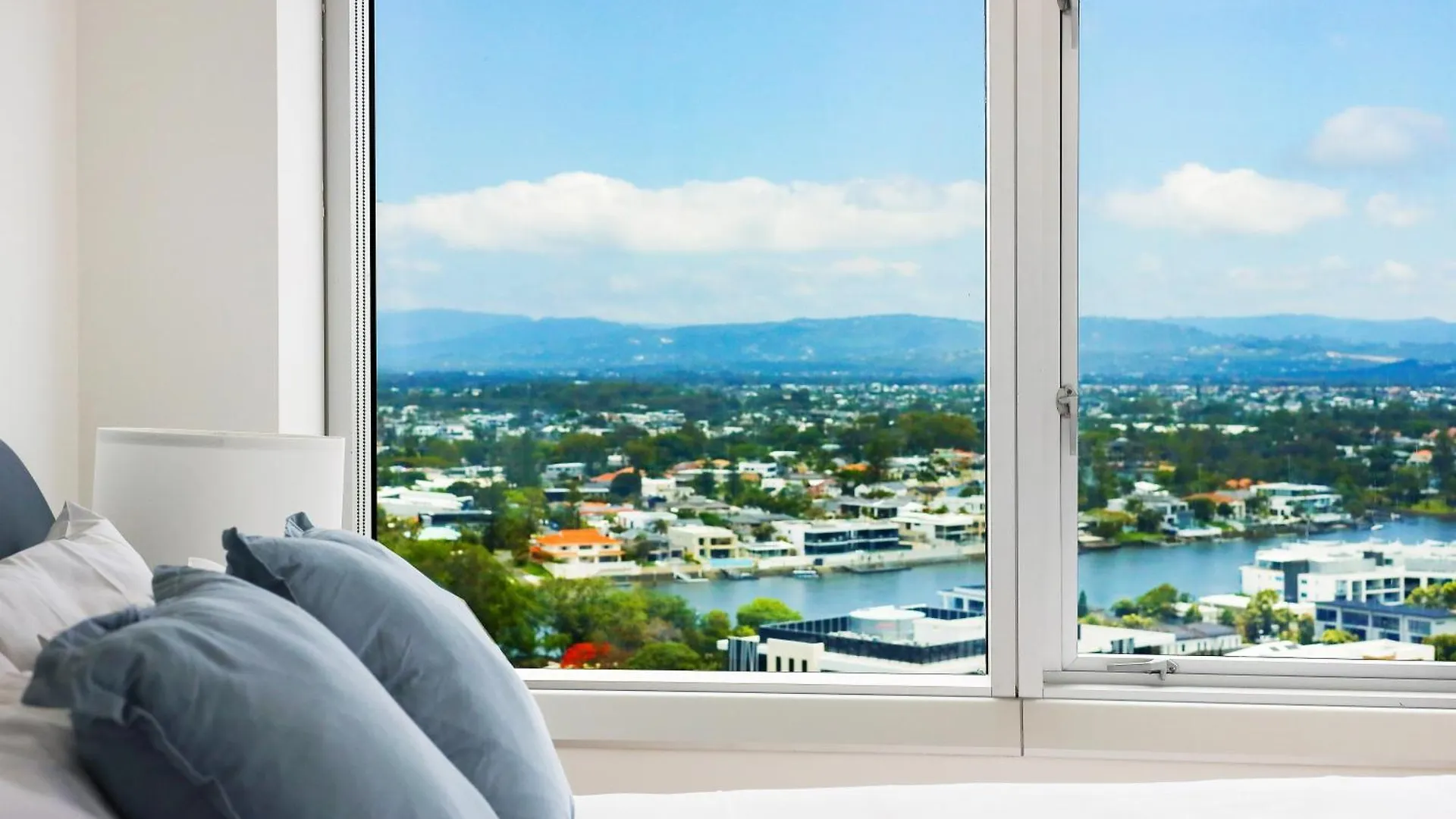 Qtower 2Br Apt Pool & Gym, 6 Guests, Beach Walk Apartmán Gold Coast