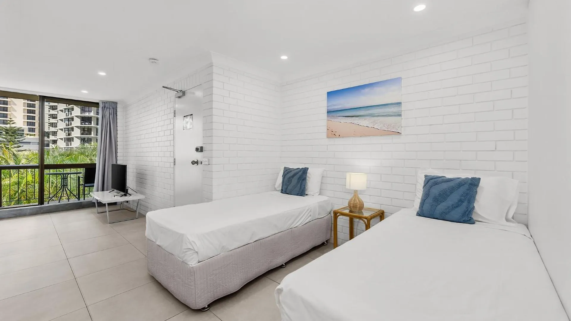Surfers Paradise- Meters From The Beach! * Gold Coast