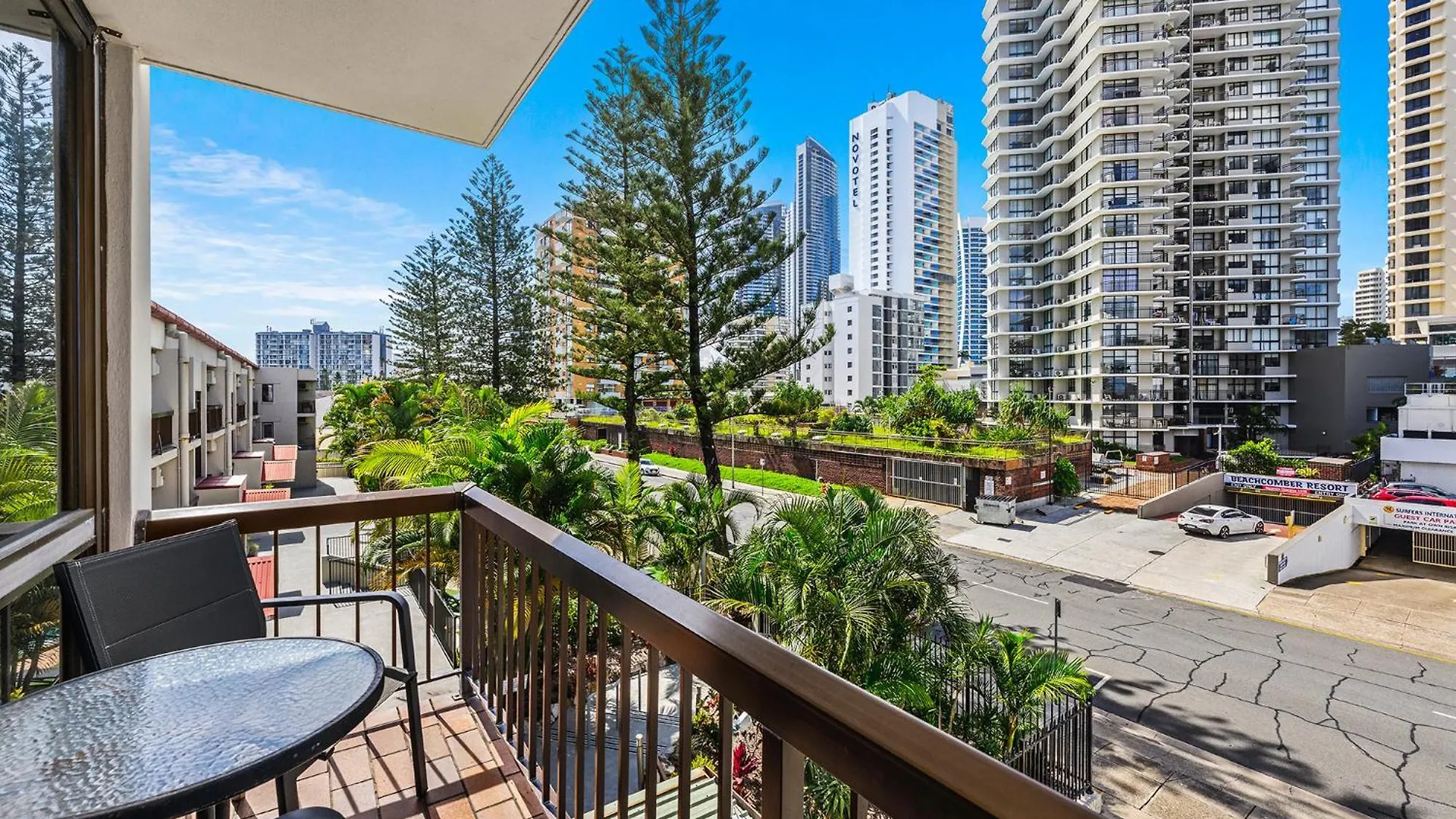 Apartment Surfers Paradise- Meters From The Beach! *