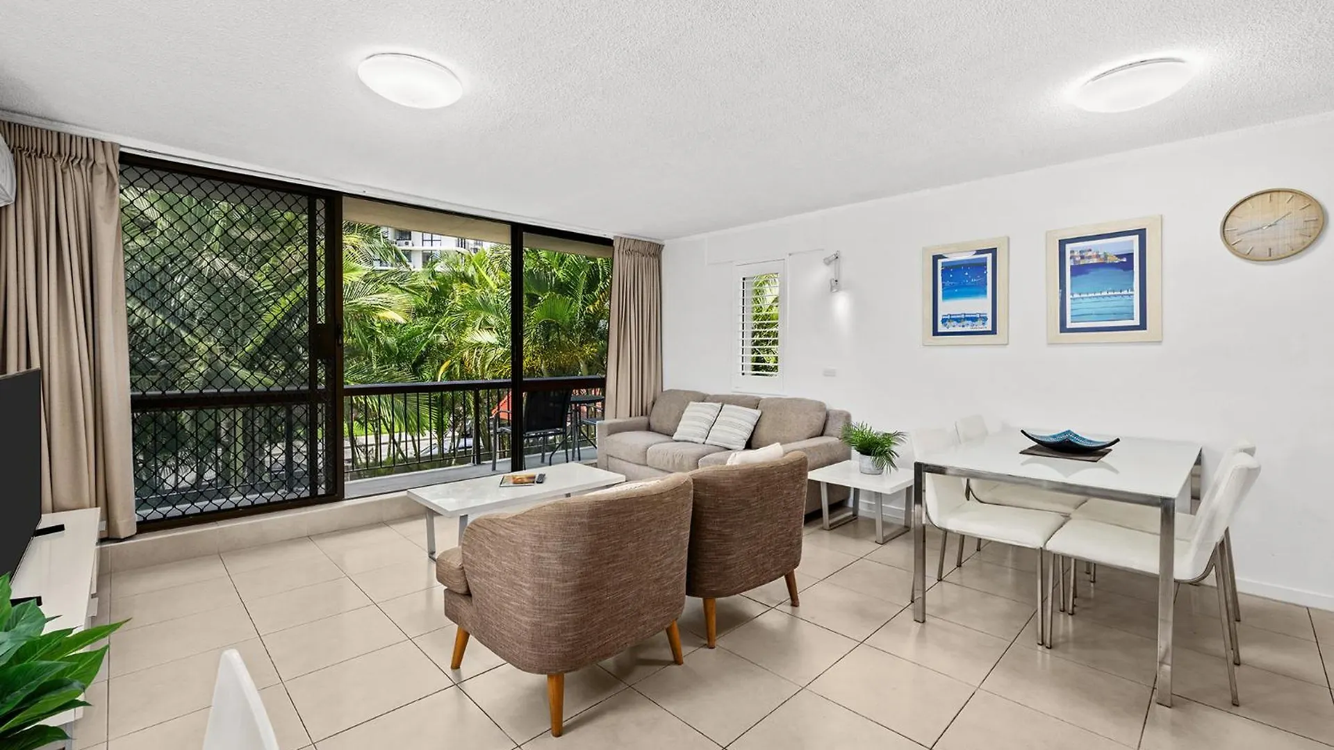 Apartment Surfers Paradise- Meters From The Beach! Gold Coast