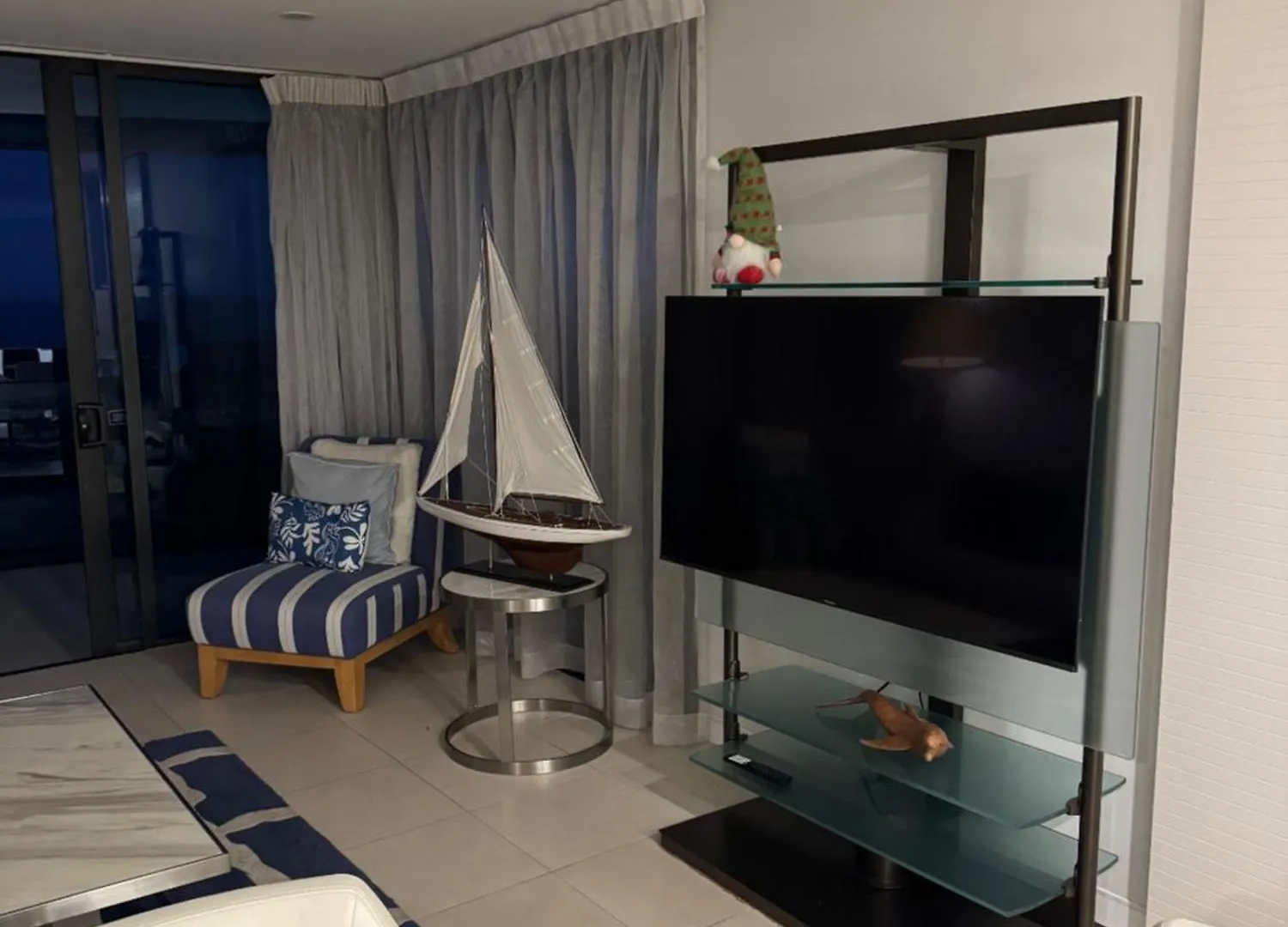 High-end In The Soul Of Surfers Paradise