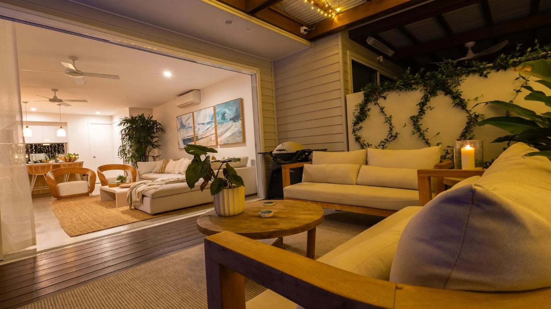 Luxury Tri-level Duplex In Mermaid - Coasthm * Gold Coast