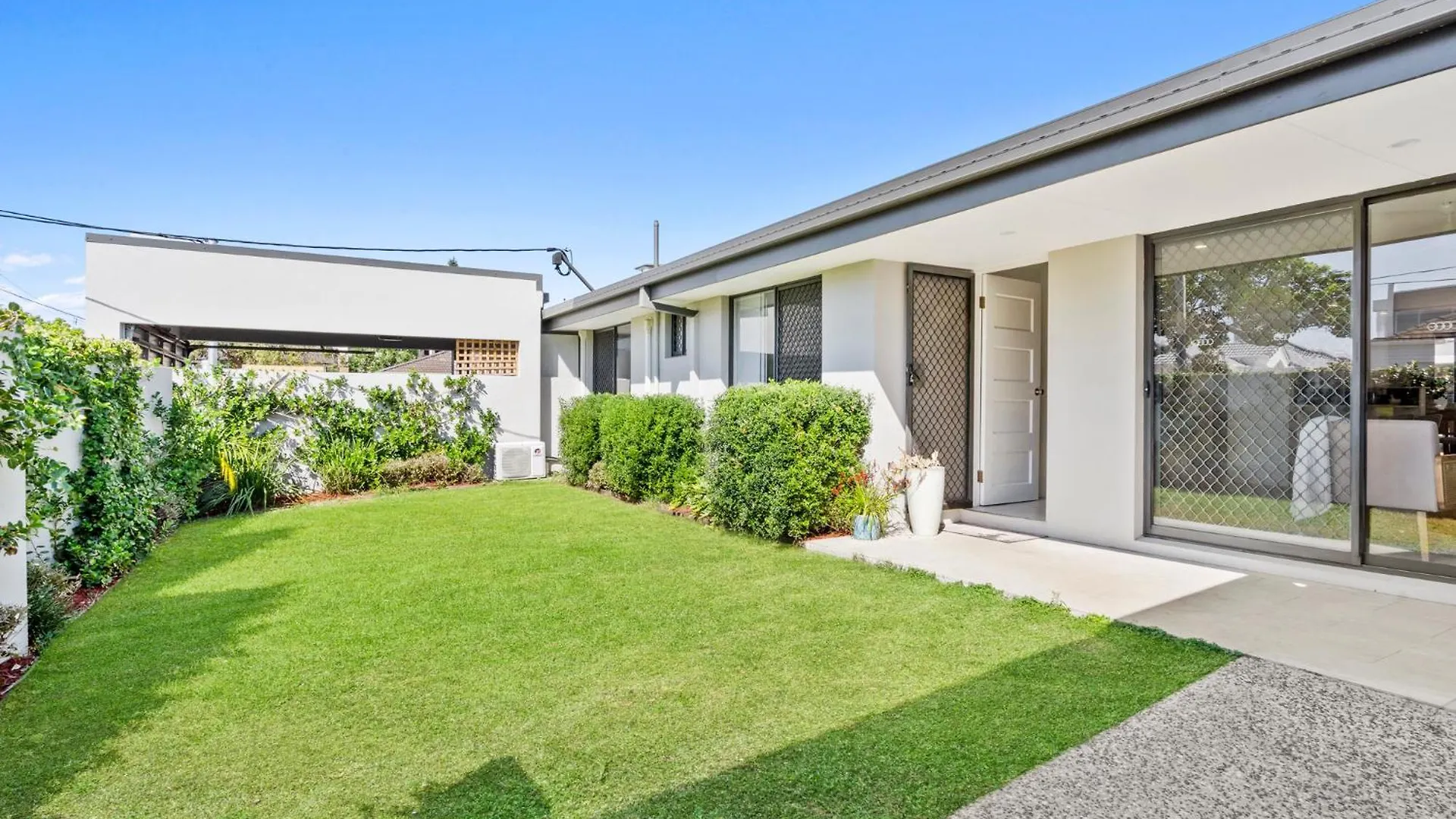 Villa Lux Waterfront Villa With Magnesium Spa - The Goldie Gold Coast