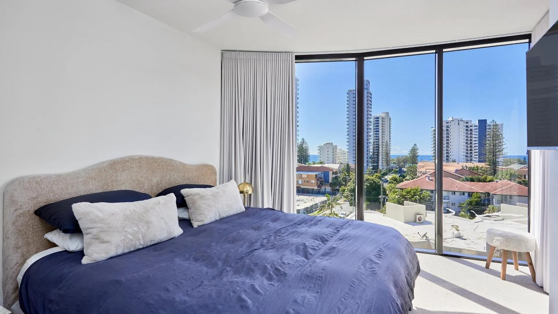 Oceanview Luxury Broadbeach 2 Bedroom