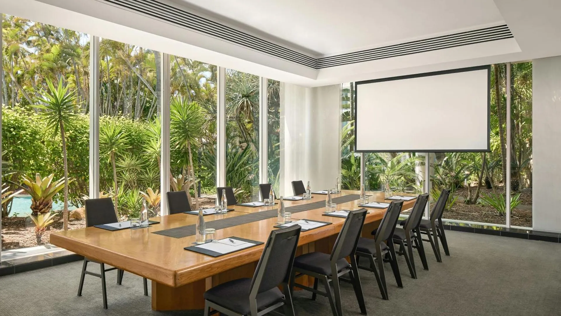 Sheraton Grand Mirage Resort 5*