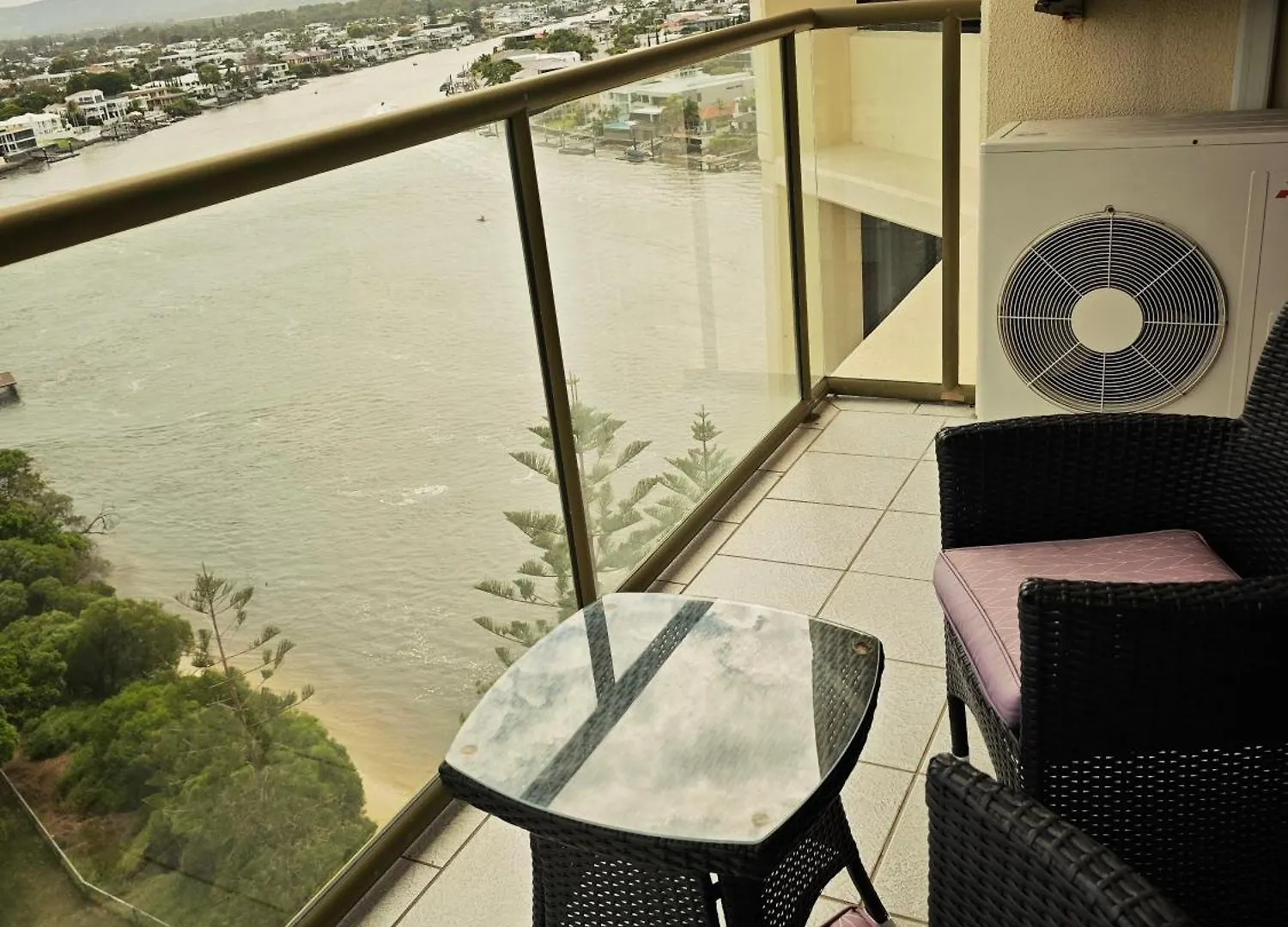 Aparthotel Surfers Hawaiian 3*