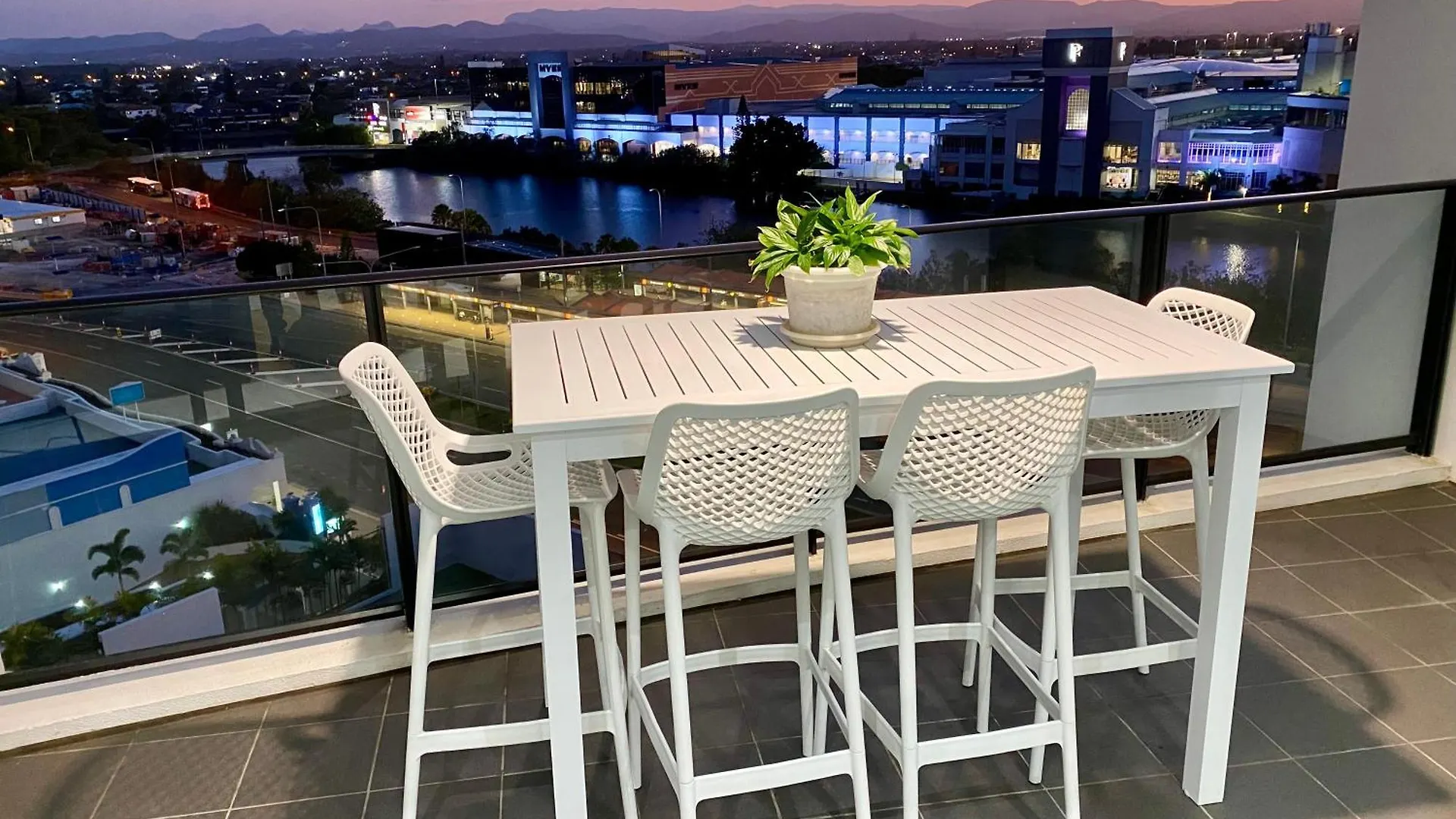 Broadbeach Walk Pac Fair, Casino * Gold Coast