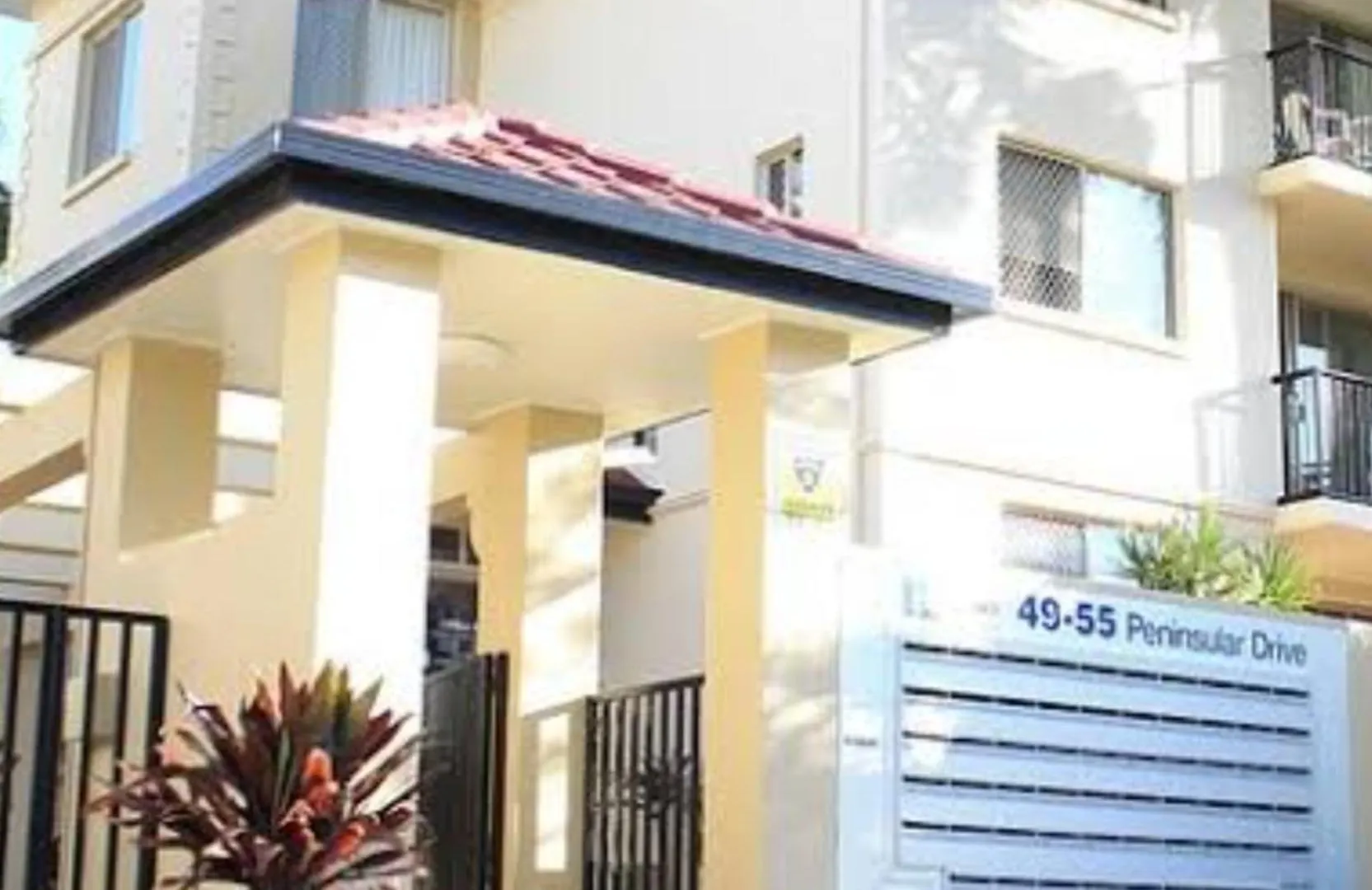 アパート 3 Bedroom Surfers Paradise ゴールドコースト