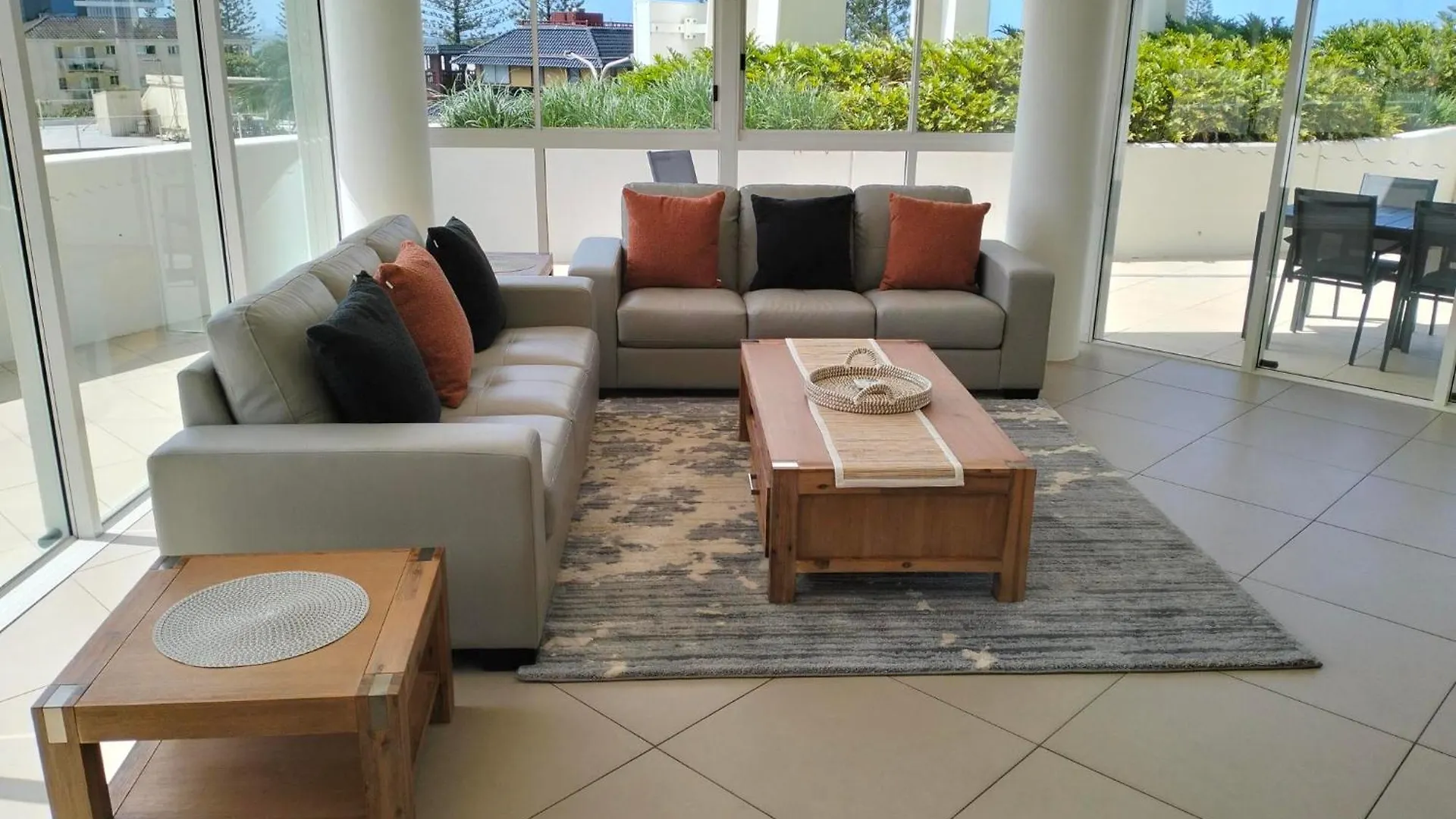 Kirra Surf Aparthotel