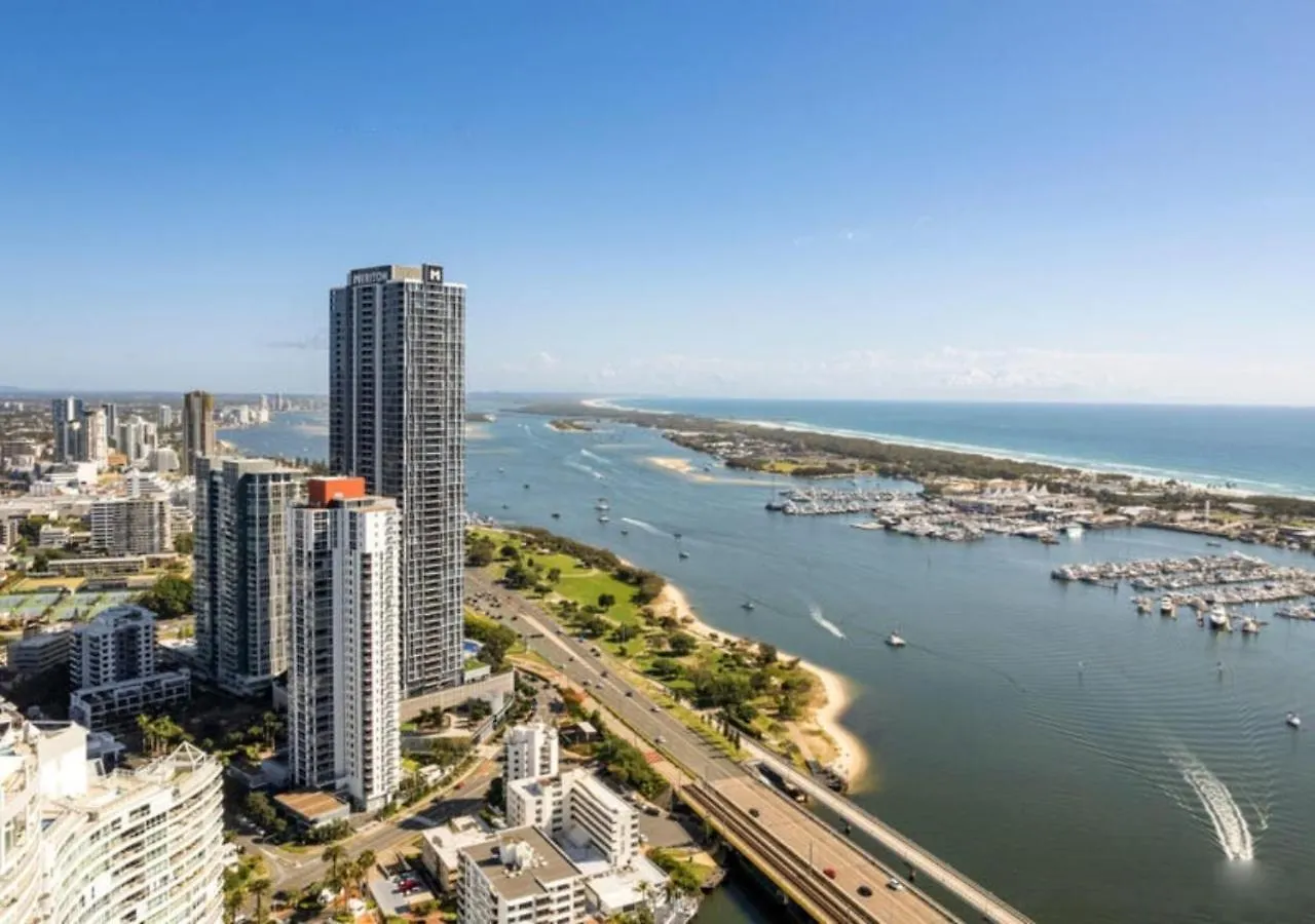 Elegant Splendor 3 Bedroom With Tram Access גולד קוסט