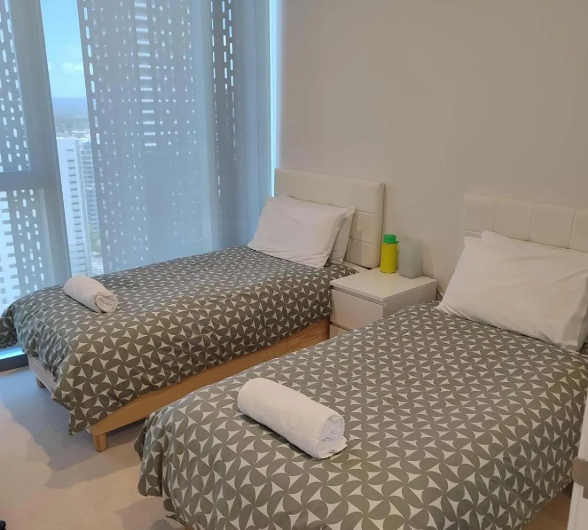 Beautiful Ocean View Signature Broadbeach Apartment Gold Coast