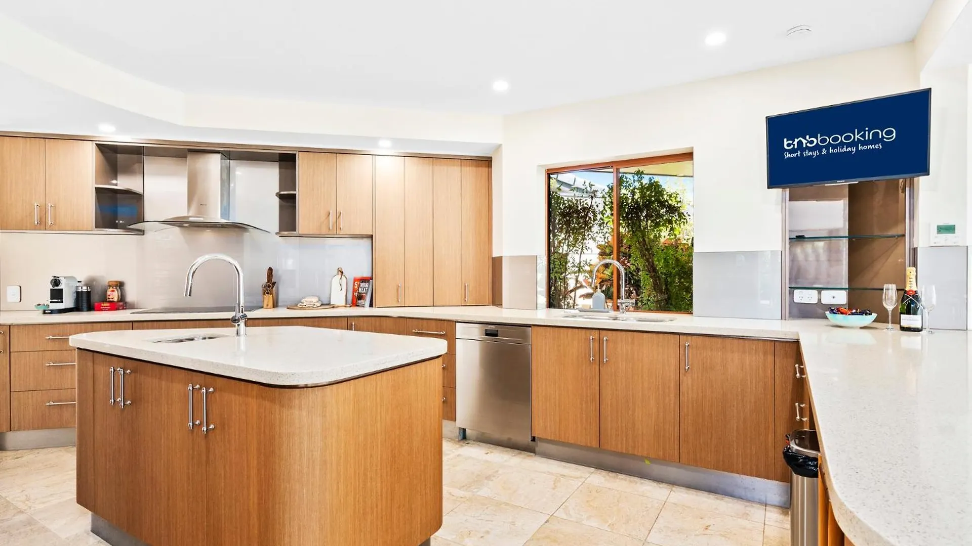 Main River Grandeur Mansion, 5bed, Pool & Sauna Apartment Gold Coast