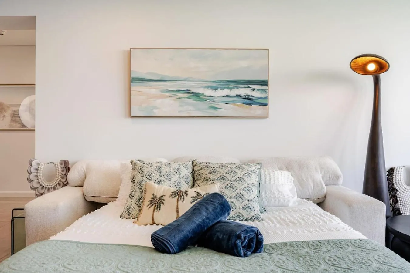 Daire Surfers Beachside Luxury - Stunning Panoramic View *