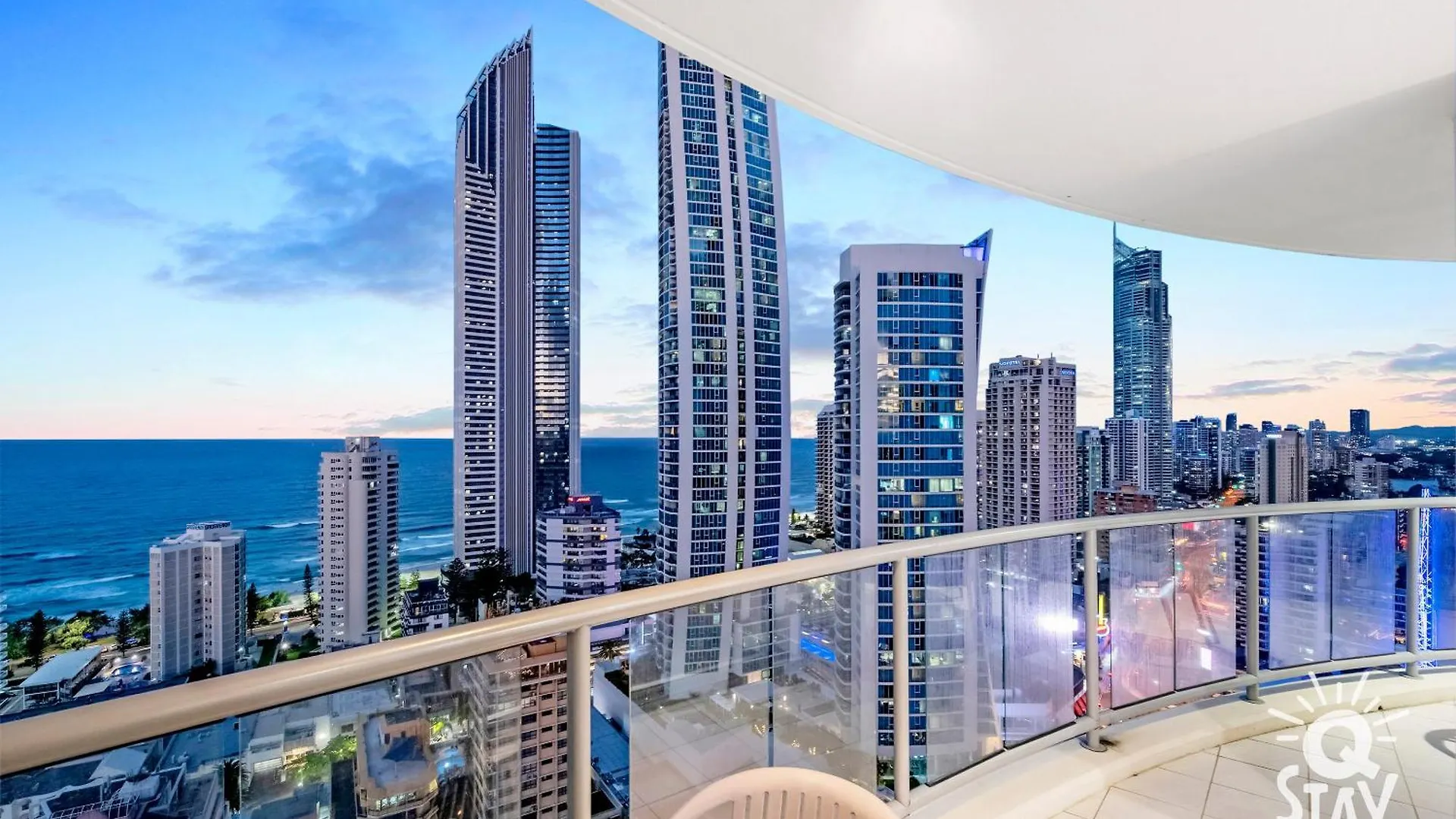 Chevron Renaissance - Qstay Apartment *