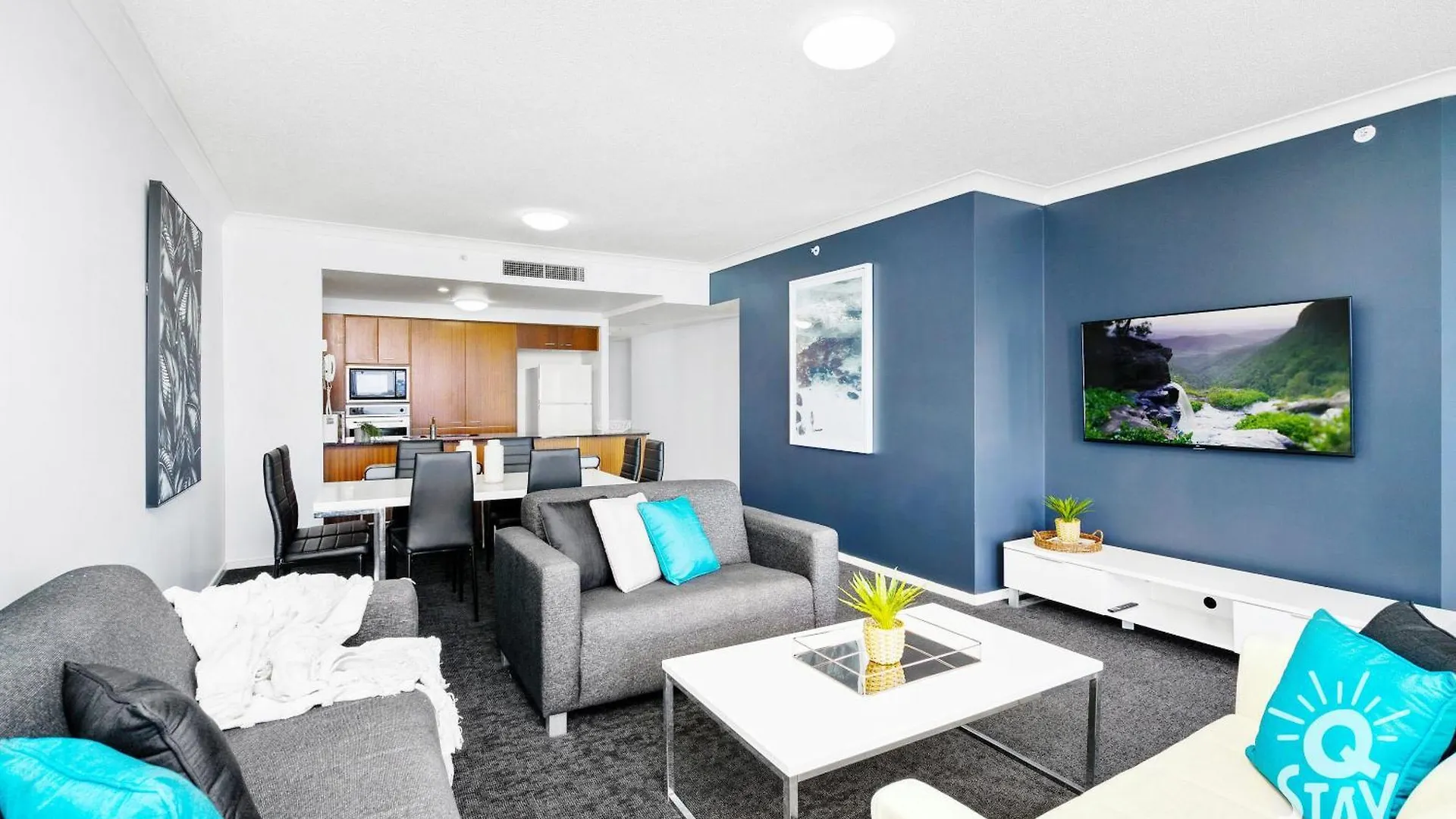 Chevron Renaissance - Qstay * Gold Coast