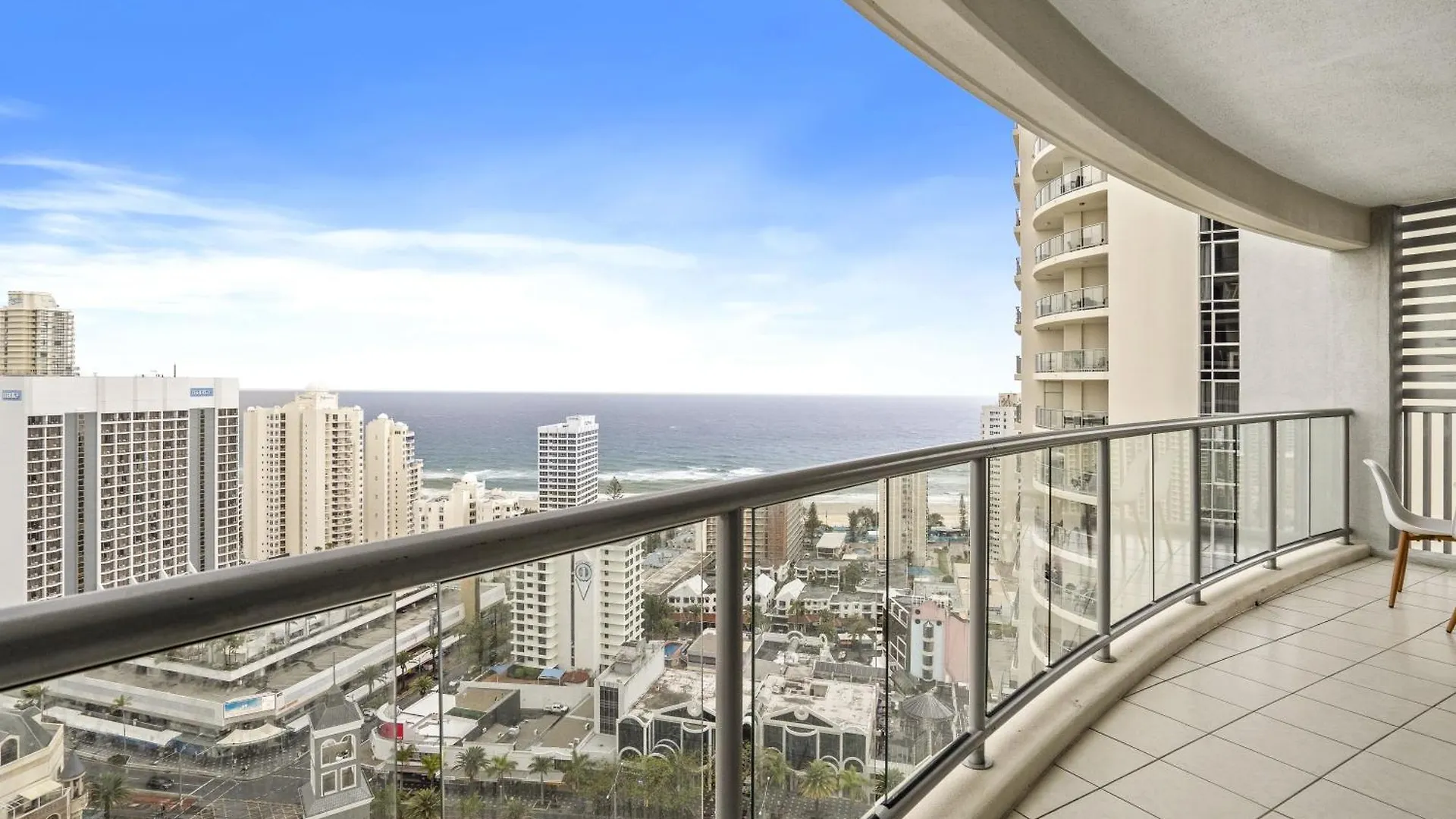 Chevron Renaissance - Qstay *