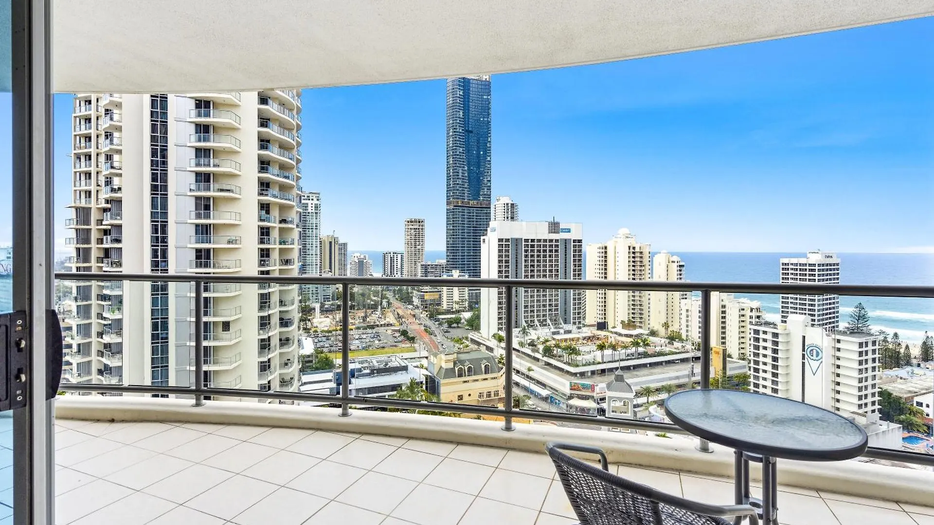 Apartment Chevron Renaissance - Qstay *