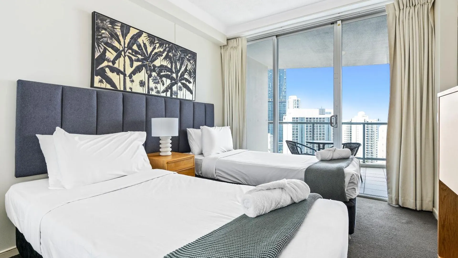 Chevron Renaissance - Qstay *