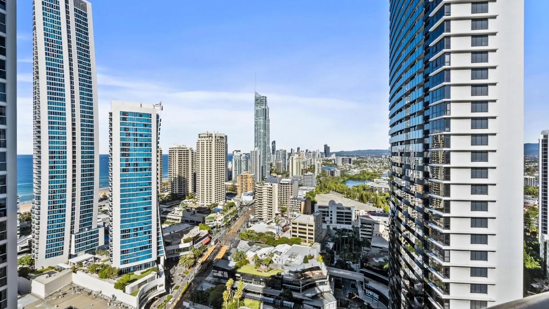 Chevron Renaissance - Qstay * Gold Coast
