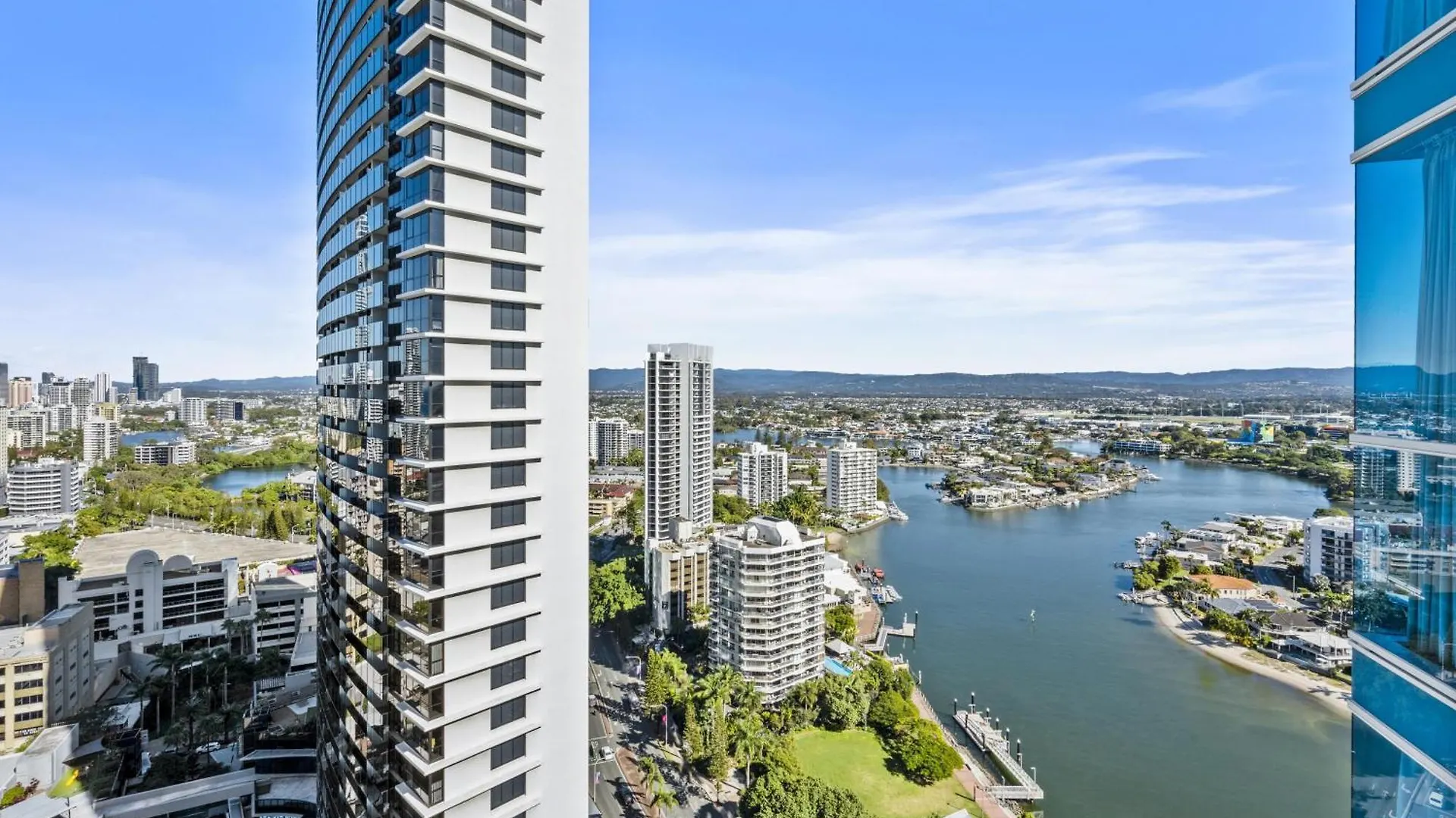 Chevron Renaissance - Qstay