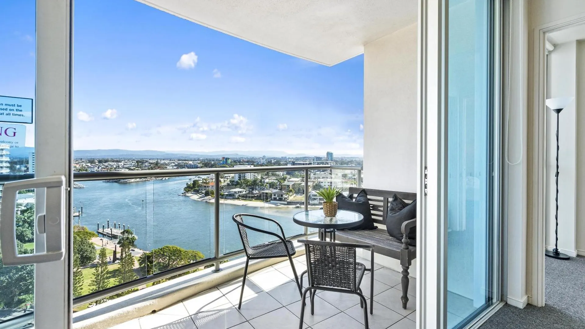 Apartment Chevron Renaissance - Qstay *