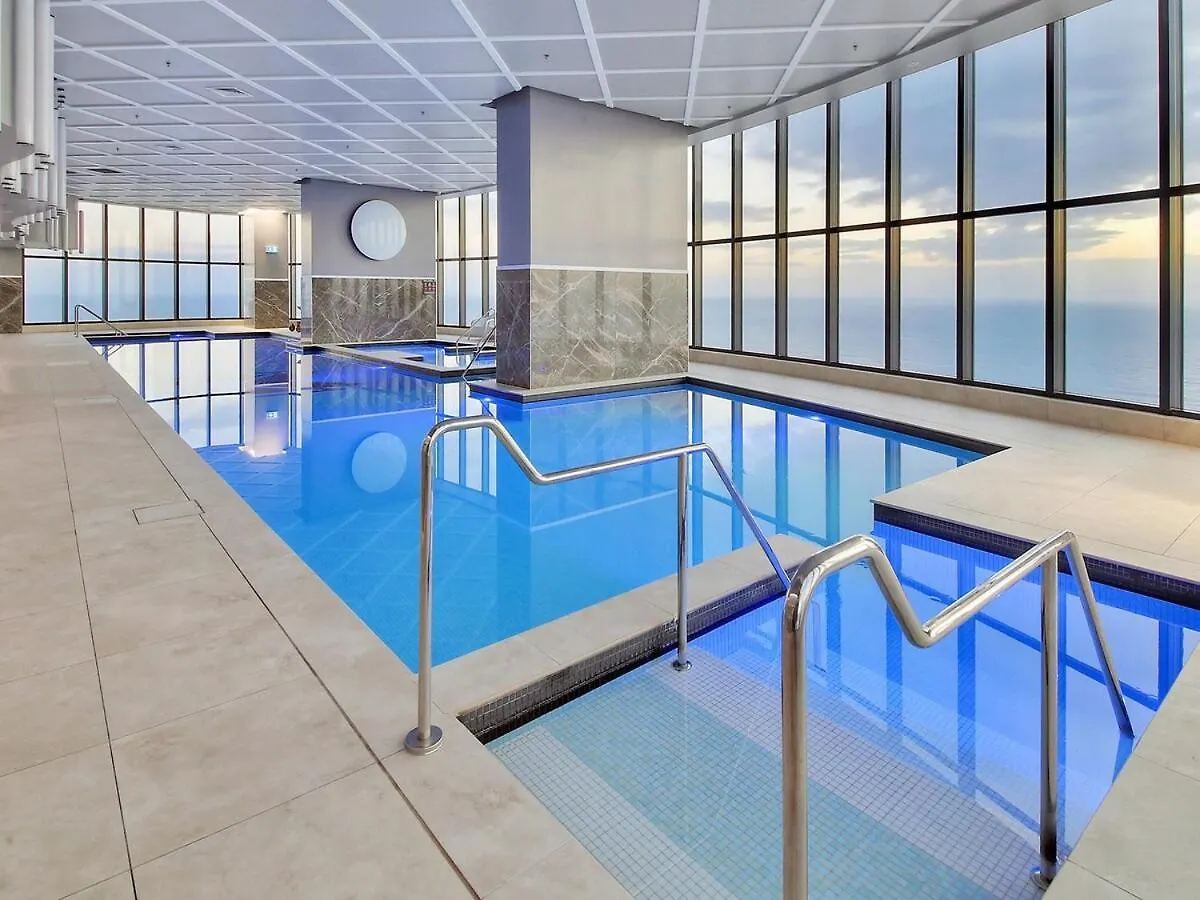 Beachfront Luxe Escape At Parking Apartment Surfers Paradise