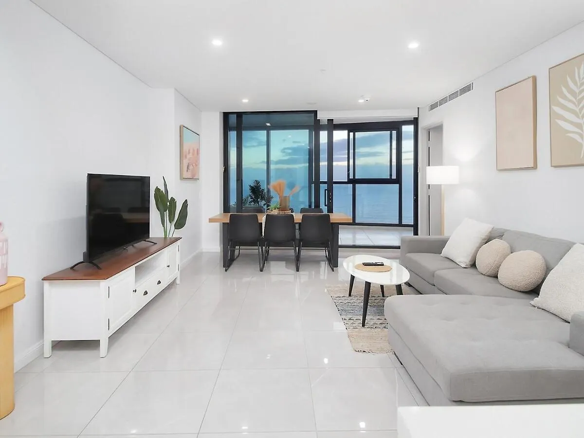 Beachfront Luxe Escape At Parking Apartment Surfers Paradise
