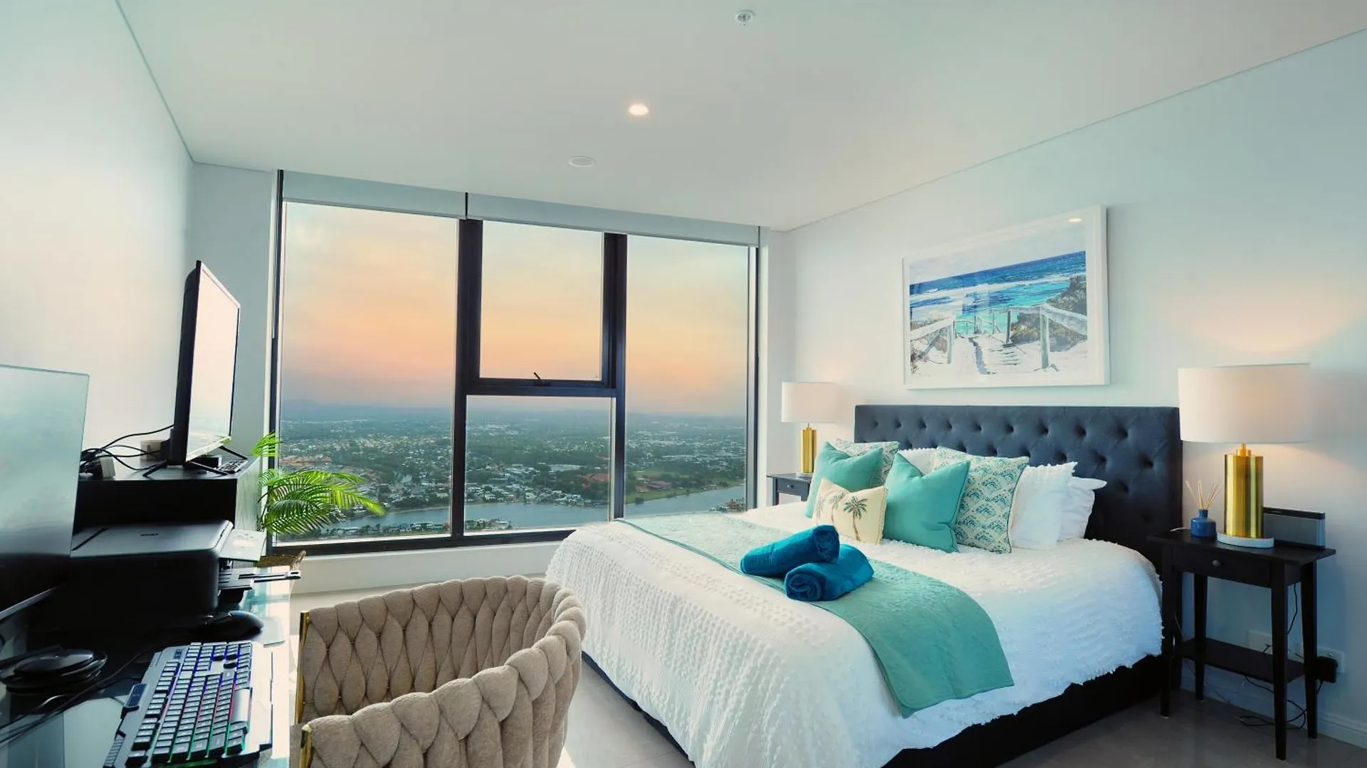 Daire Surfers Beachside Luxury - Stunning Panoramic View