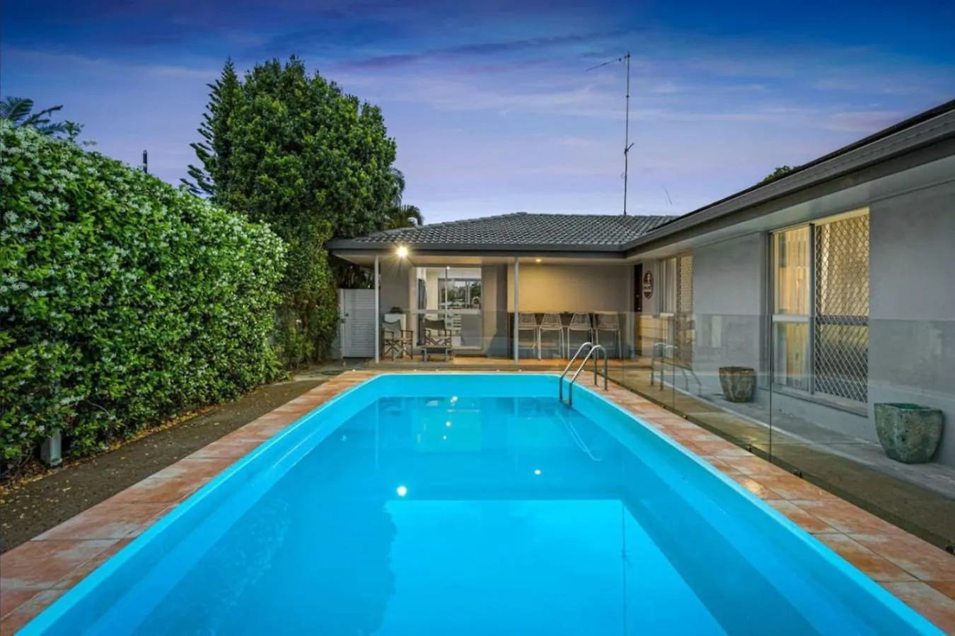 Water View Family Getaway - Wifi, Pool, Bbq Feriehus