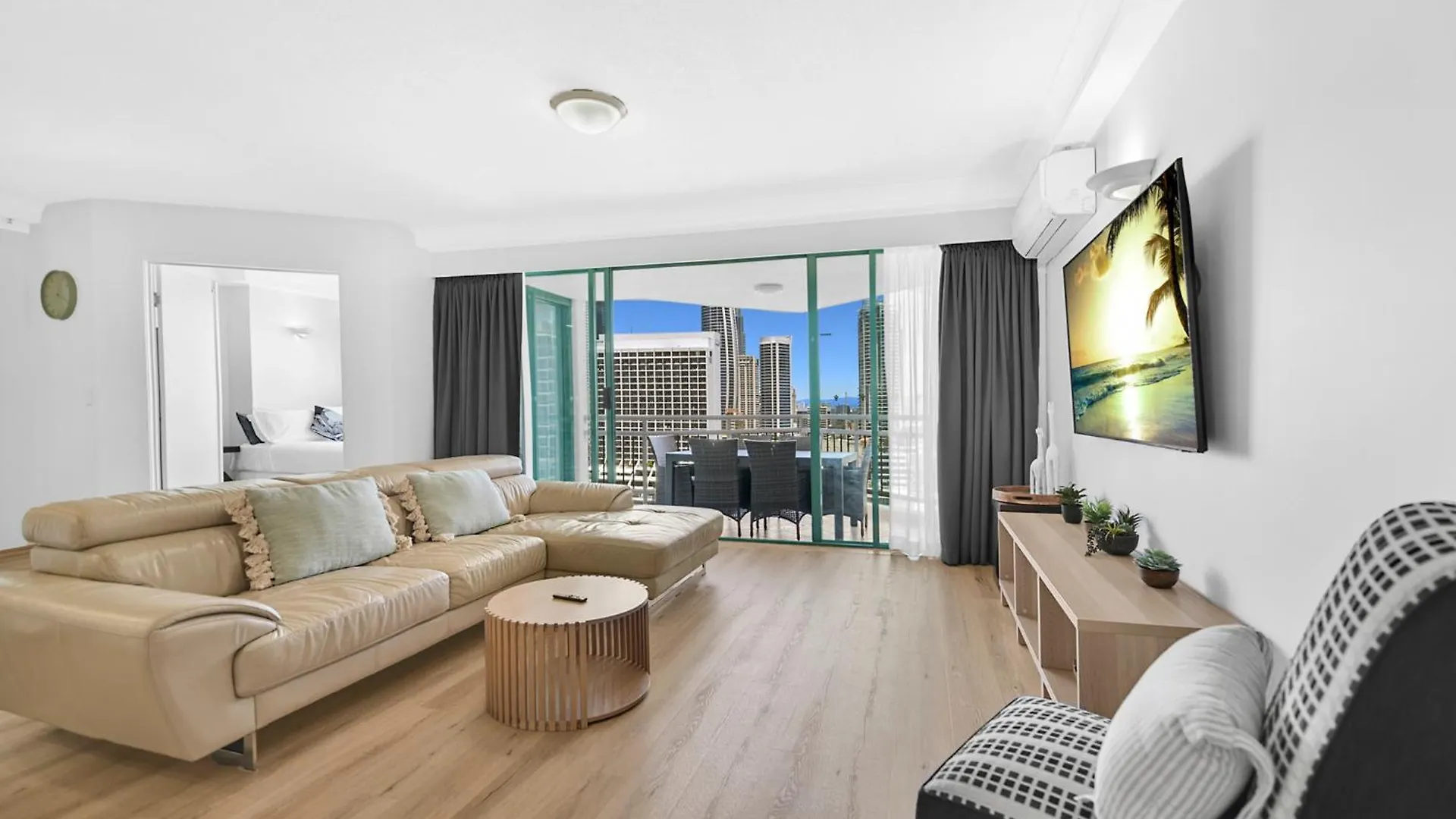 Apartment Crown Tower By Serain Residences Gold Coast