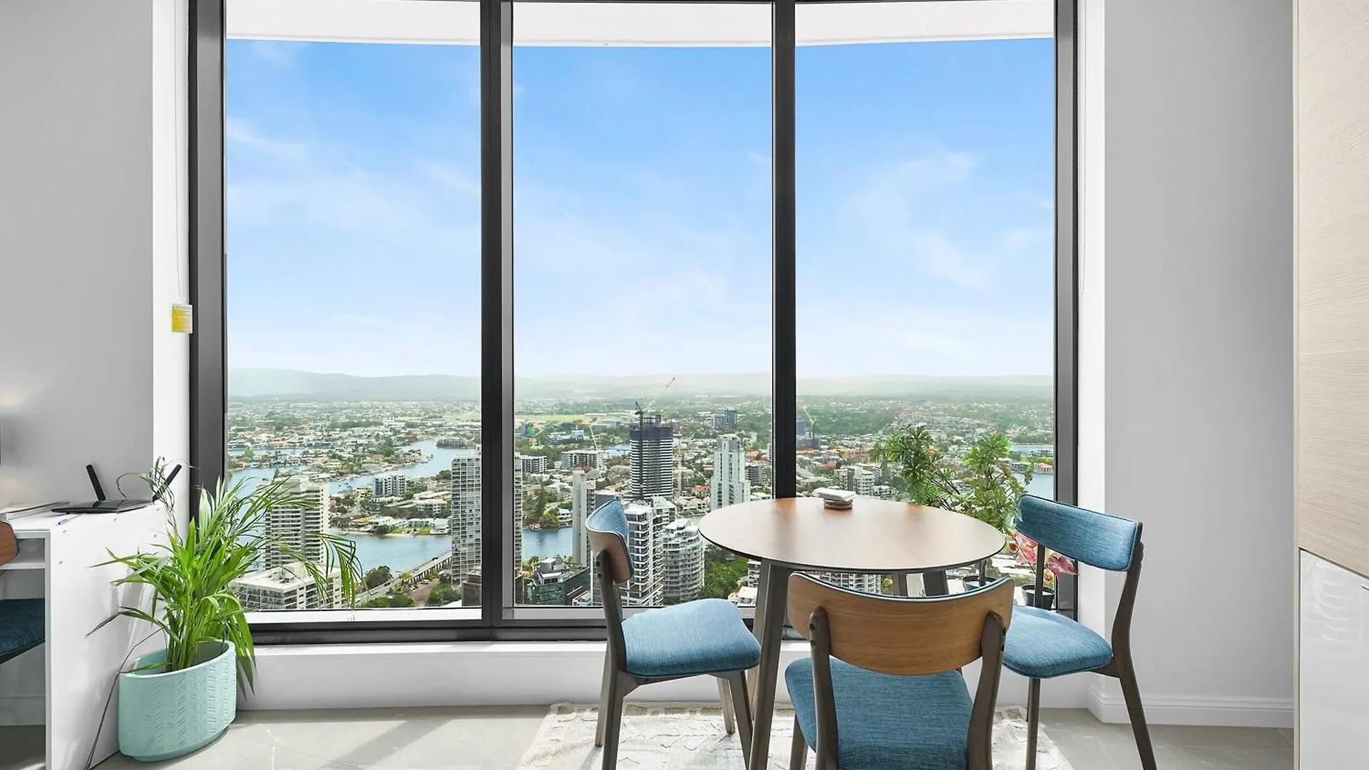 Apartment Sky-high Beachside