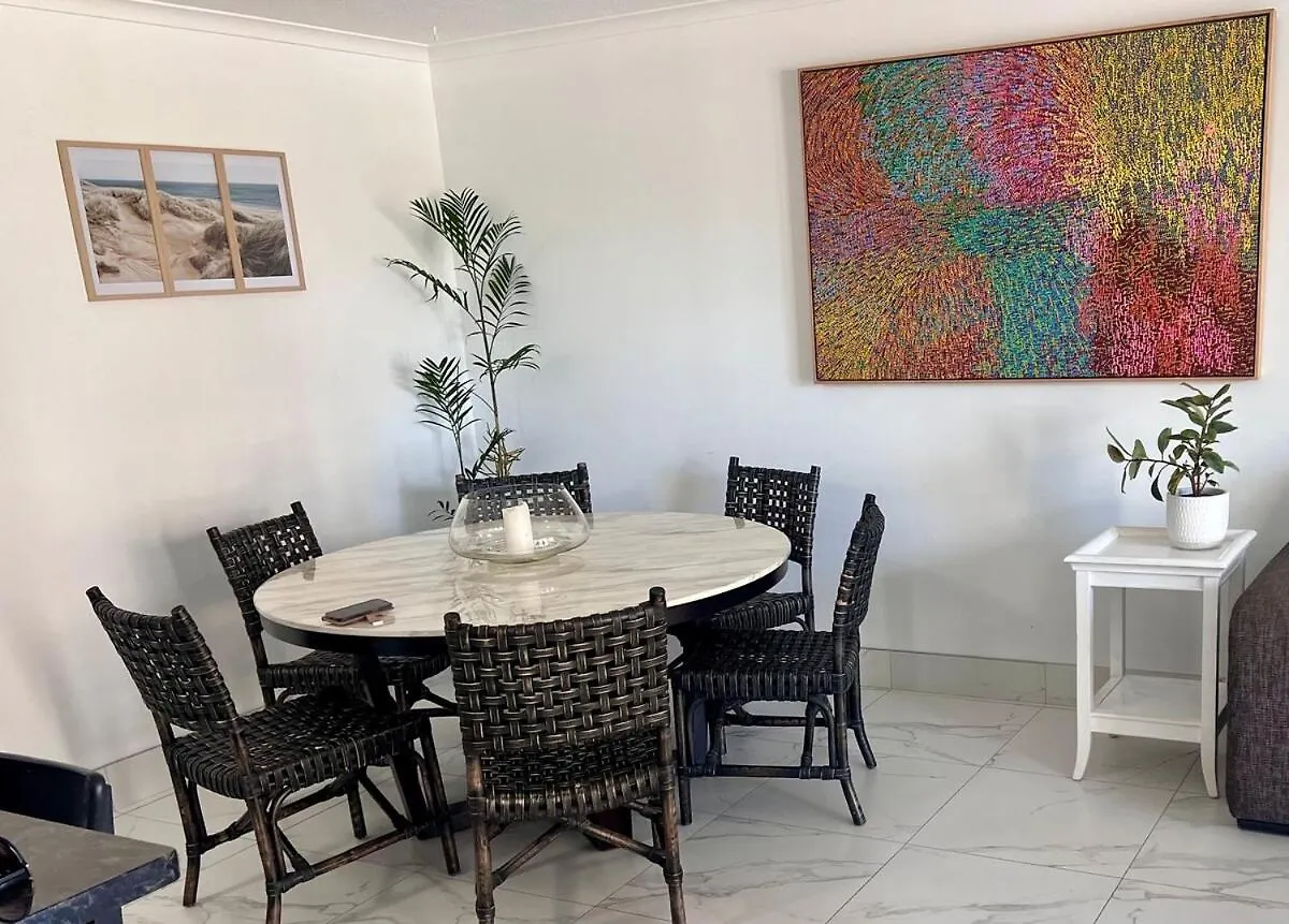 Beautiful Broadbeach Living!