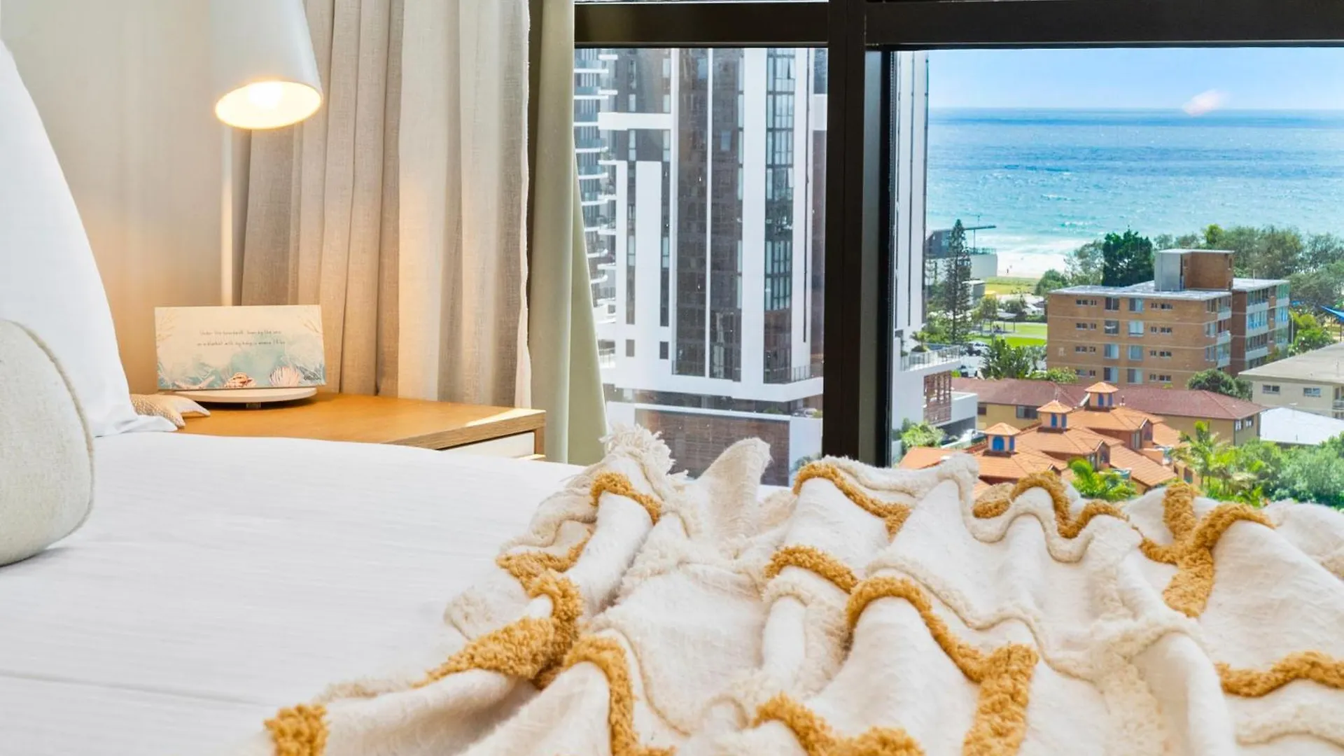 'Beachside Glow' Gleaming Getaway On The Gold Coast * Gold Coast