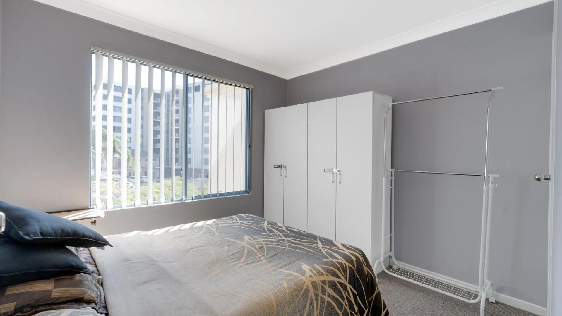 2b Broadwater Views In Labrador 黄金海岸