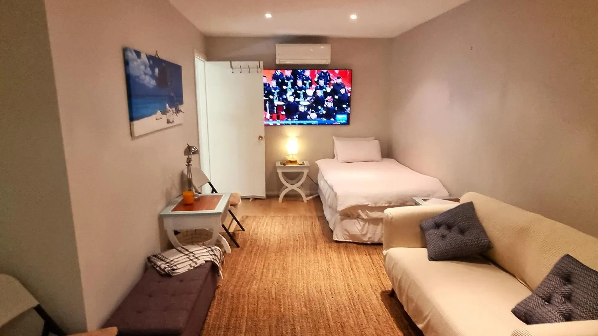 Holiday home 6 Bedroom House With Pool *