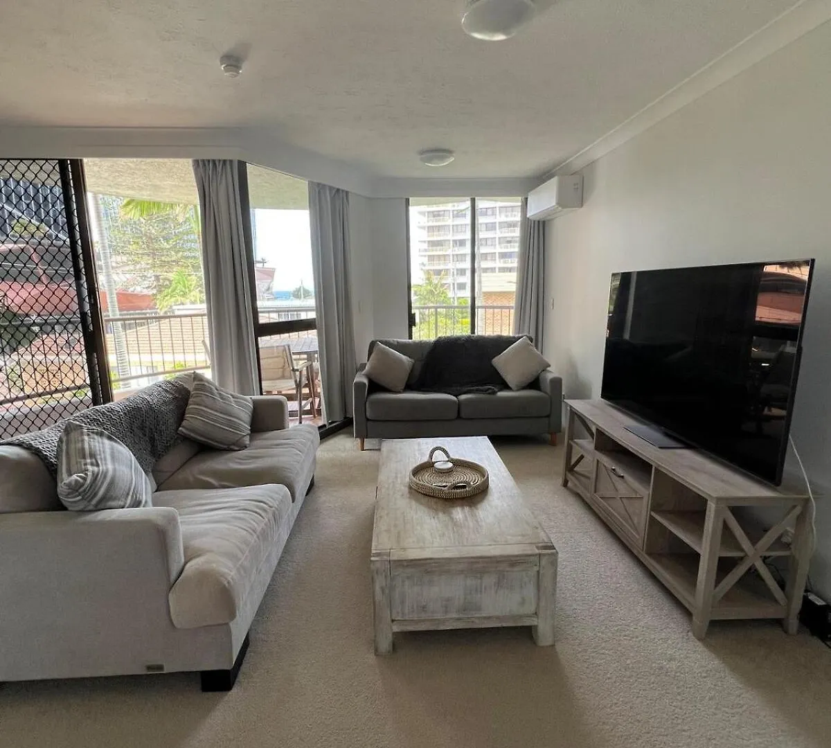 Surf And Seaside Apartment Gold Coast