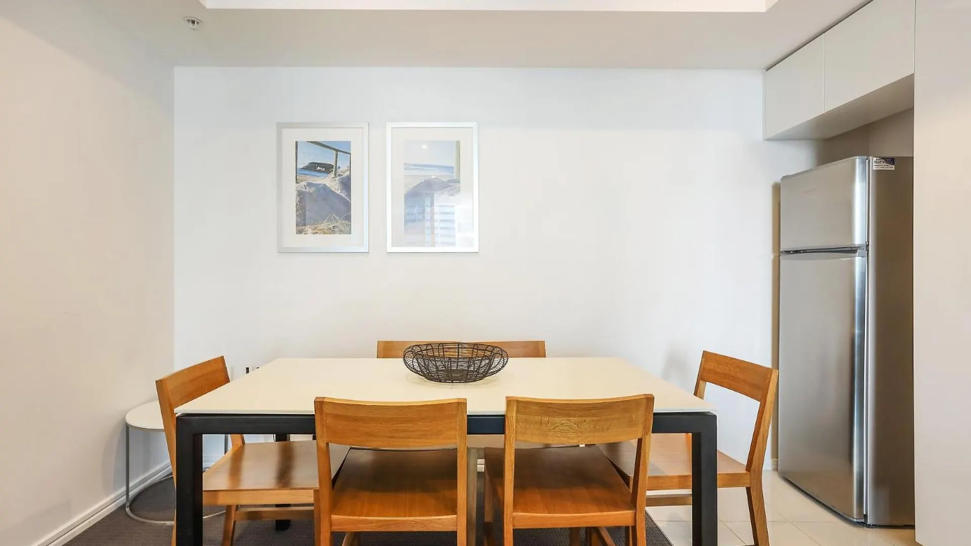 Apartment Number 1 H Residences - Wifi, Parking & By Holidays