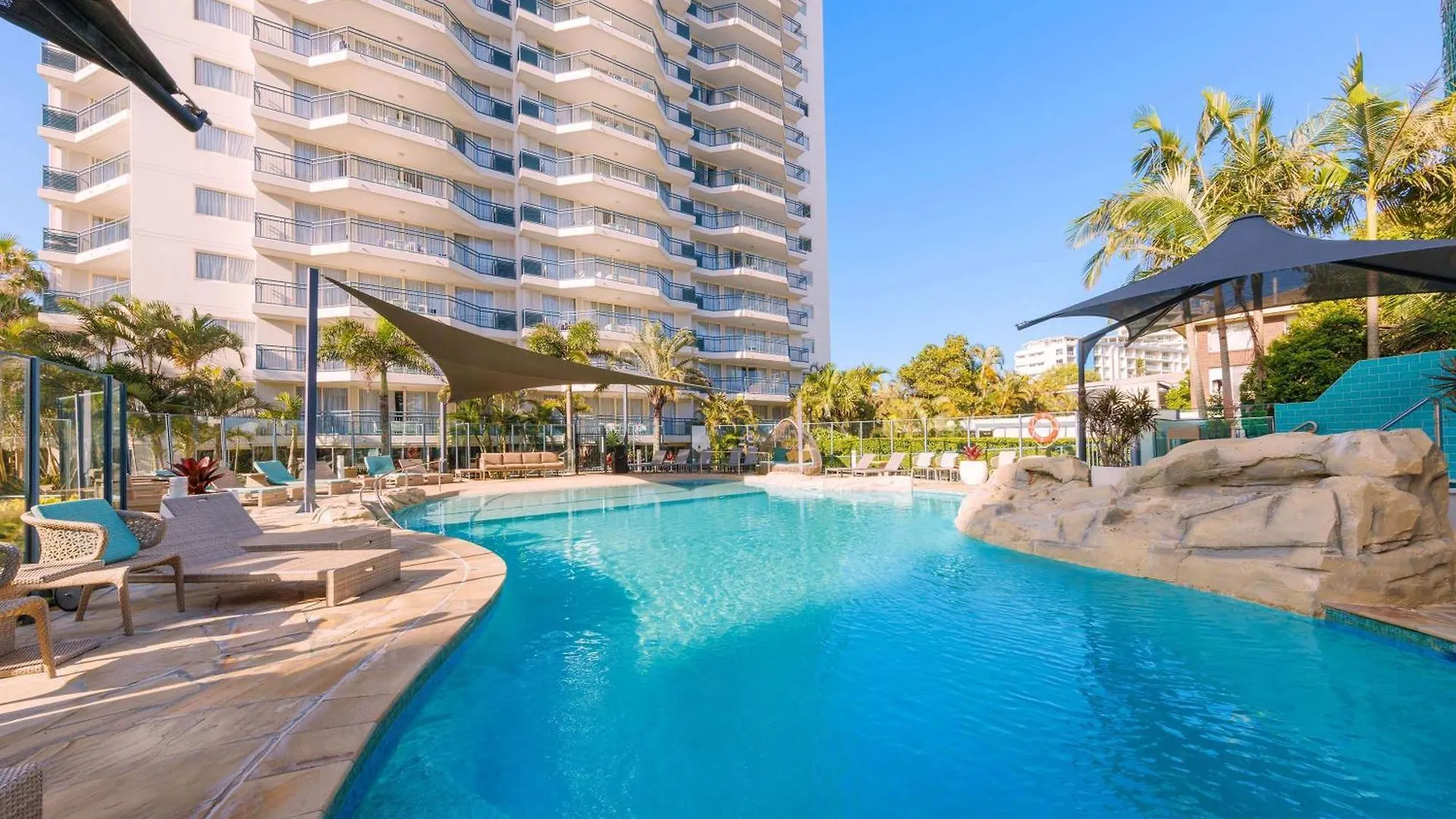 Club Wyndham Kirra Aparthotel 4*