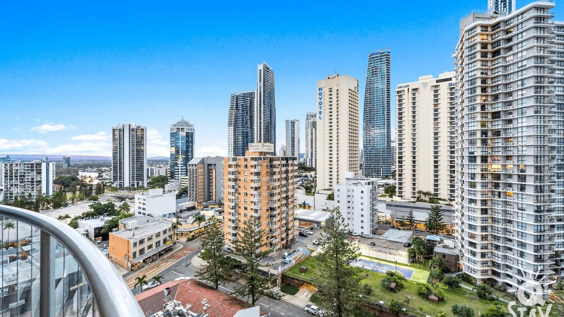 Legends - Qstay Apartment *