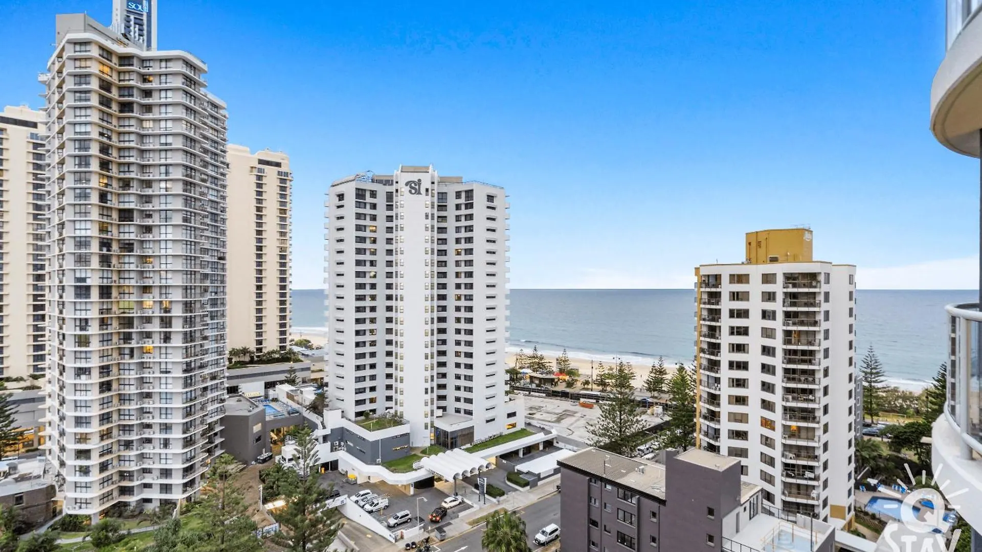 Legends - Qstay Apartment *
